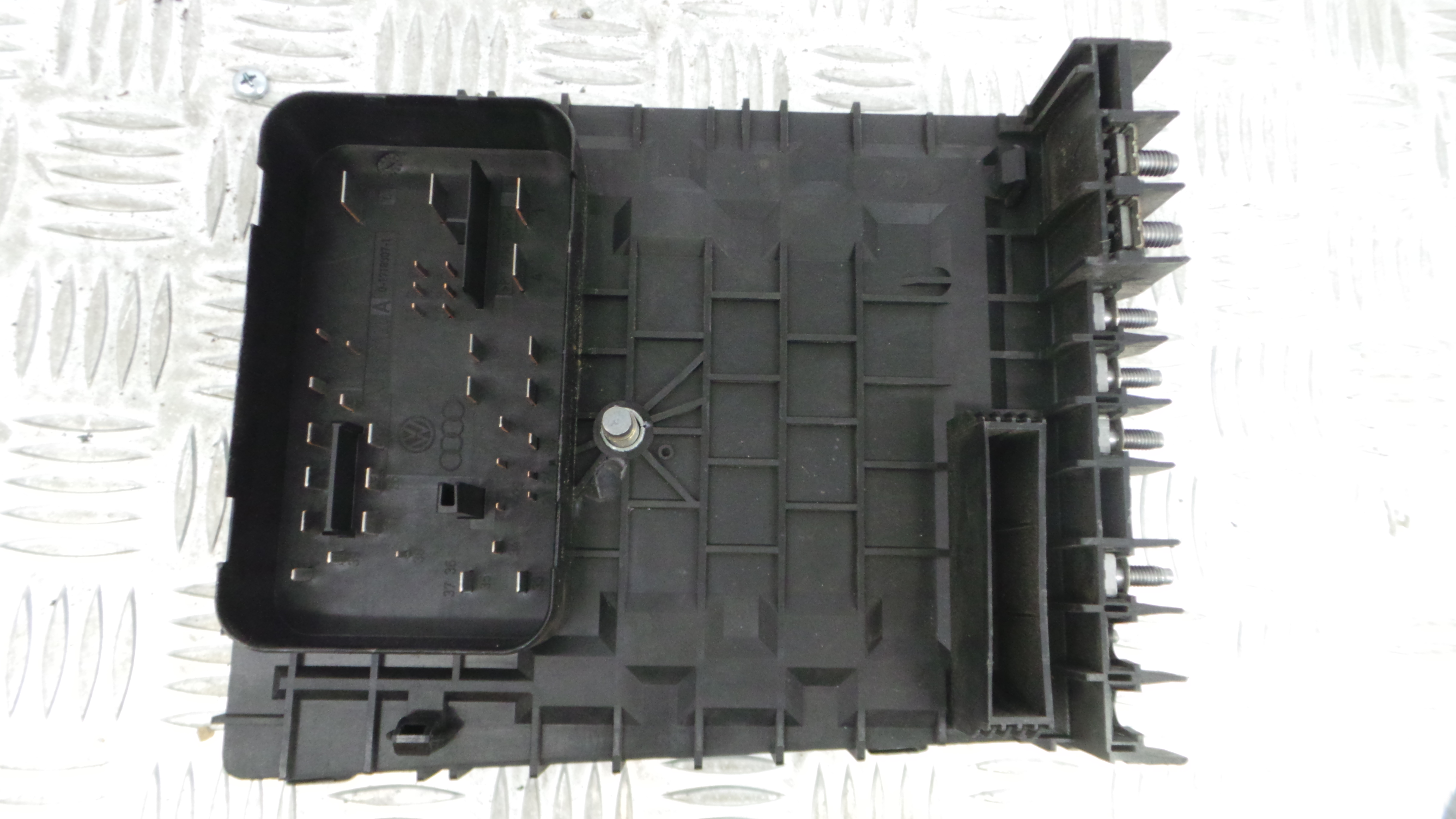 Caixa dos Fusíveis / BSI / UCH / SAM 1K0937125A - VW GOLF V (1K1)-33118339