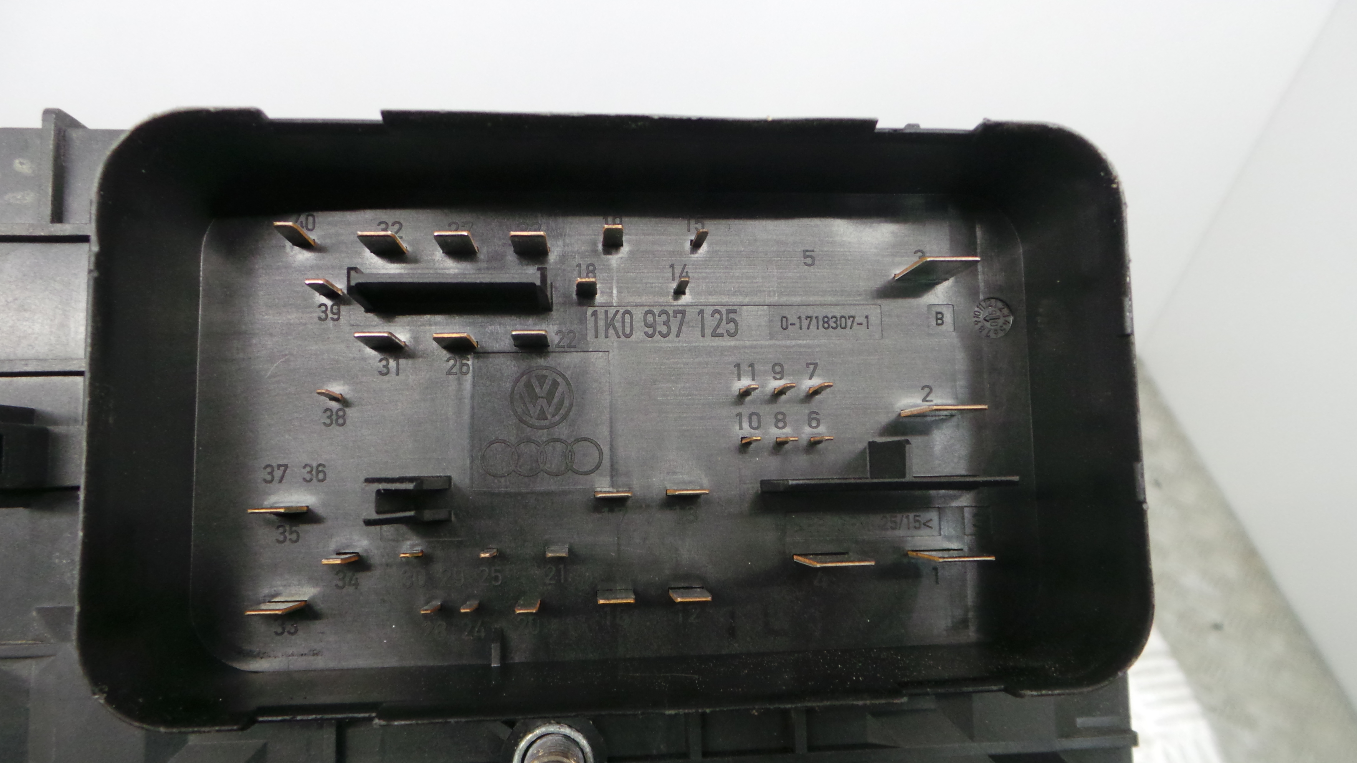 Caixa dos Fusíveis / BSI / UCH / SAM 1K0937125 - SEAT LEON (1P1)-33118352