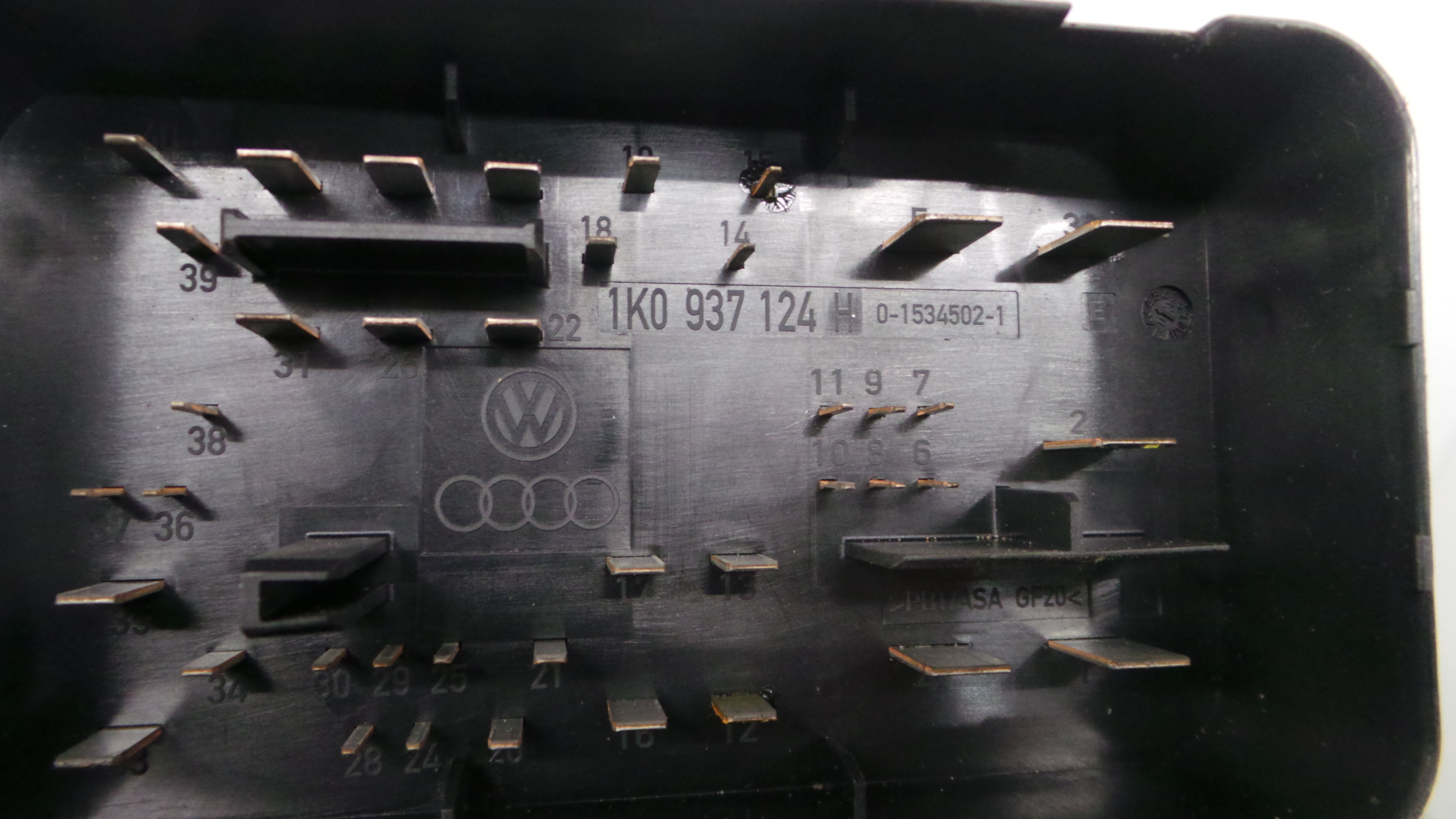 Caixa dos Fusíveis / BSI / UCH / SAM 1K0937124H - VW TOURAN (1T1, 1T2)-33118635