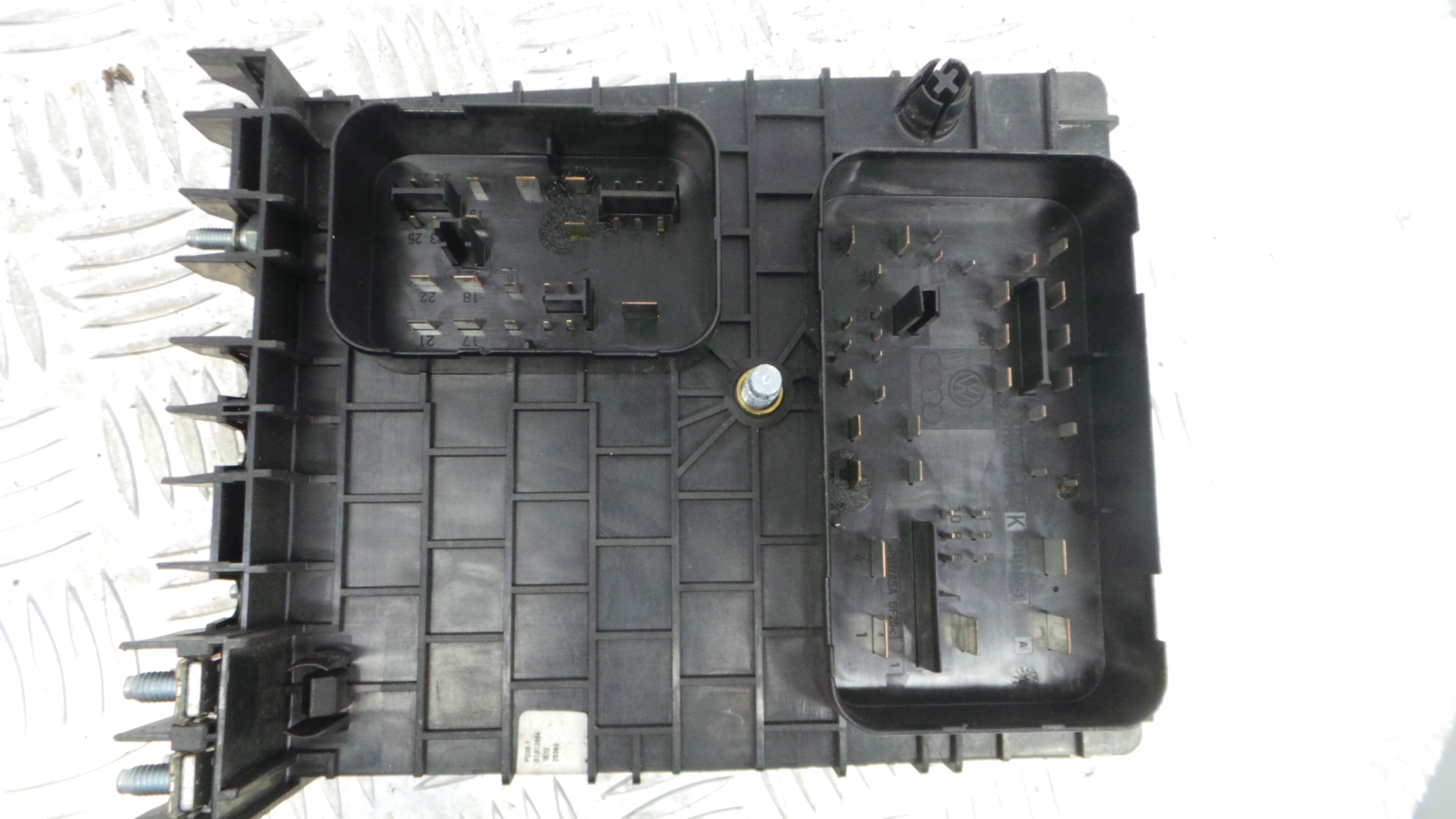 Caixa dos Fusíveis / BSI / UCH / SAM 1K0937124K - VW GOLF V (1K1)-33118720