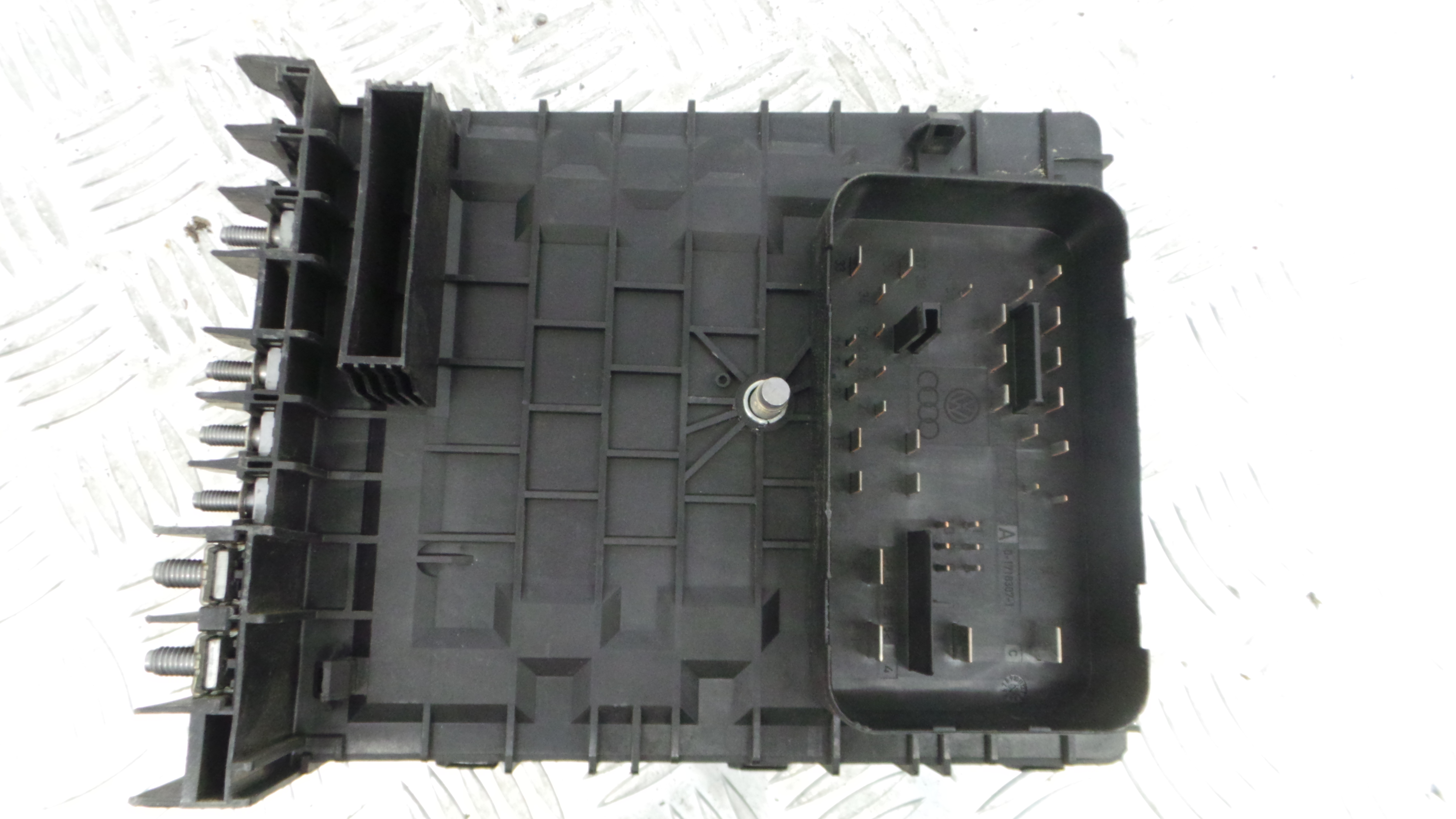 Caixa dos Fusíveis / BSI / UCH / SAM 1K0937125A - VW GOLF V (1K1)-33118875