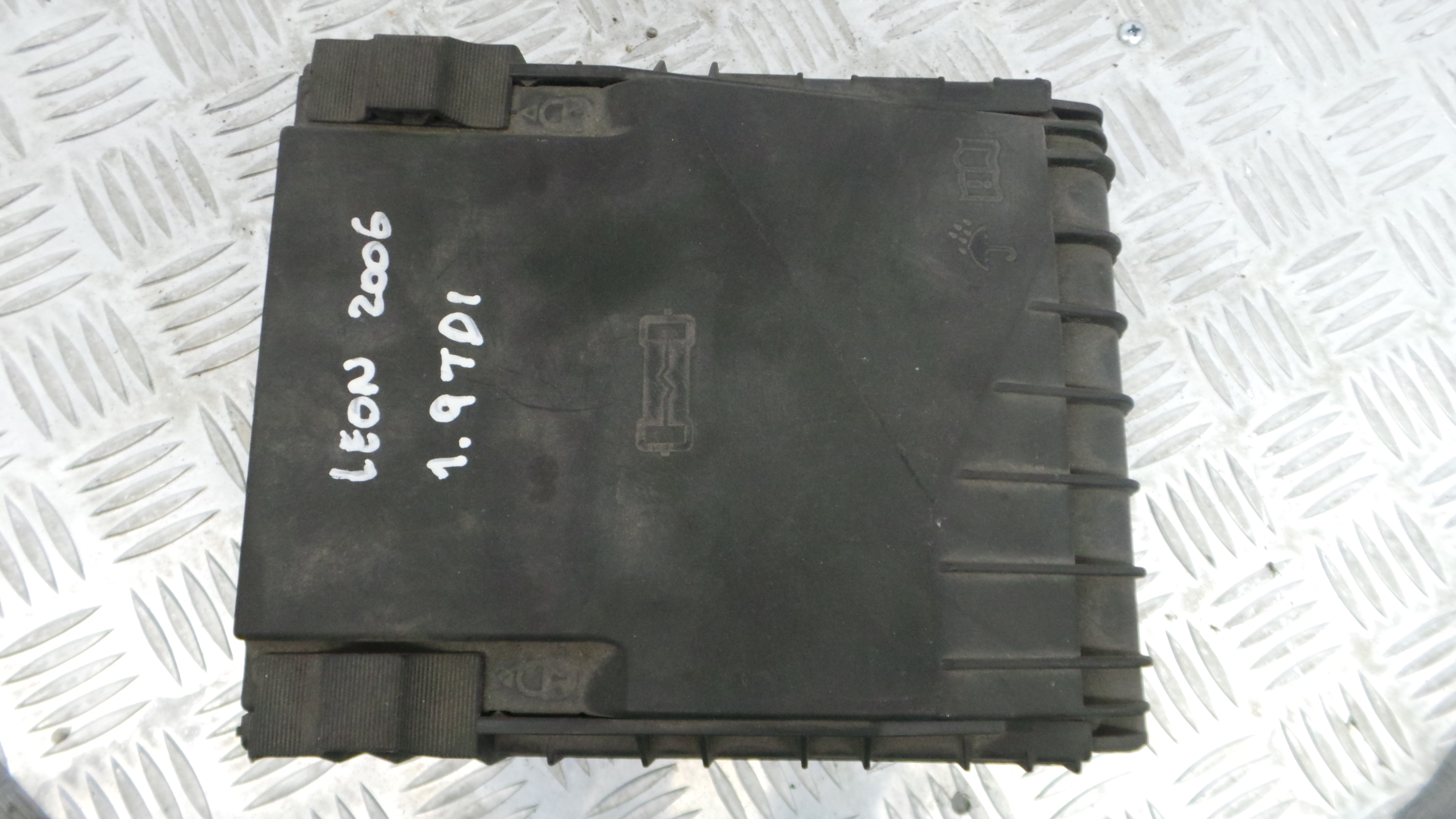 Caixa dos Fusíveis / BSI / UCH / SAM 1K0937125A - SEAT LEON (1P1)-33118883