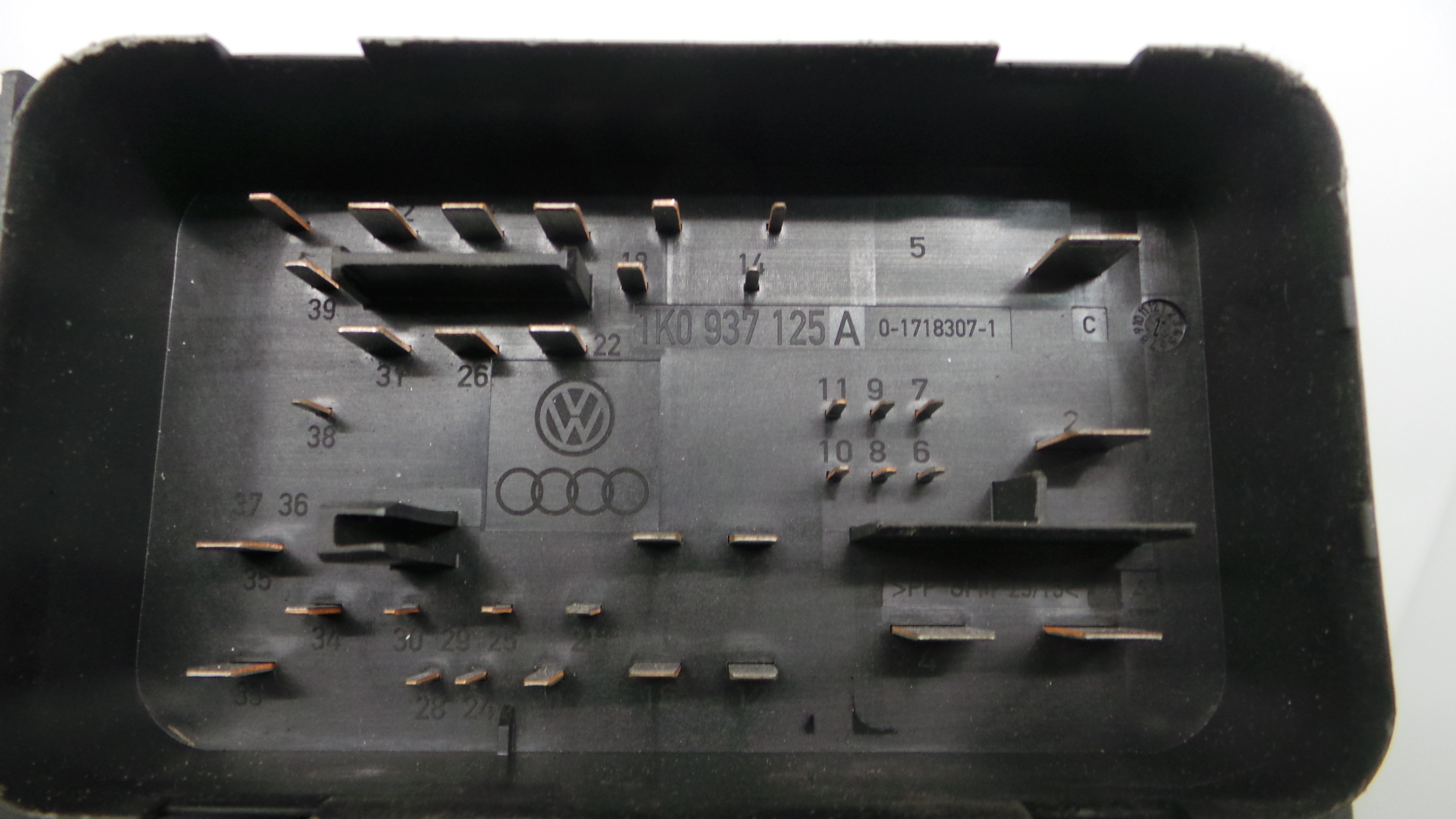 Caixa dos Fusíveis / BSI / UCH / SAM 1K0937125A - SEAT LEON (1P1)-33118883