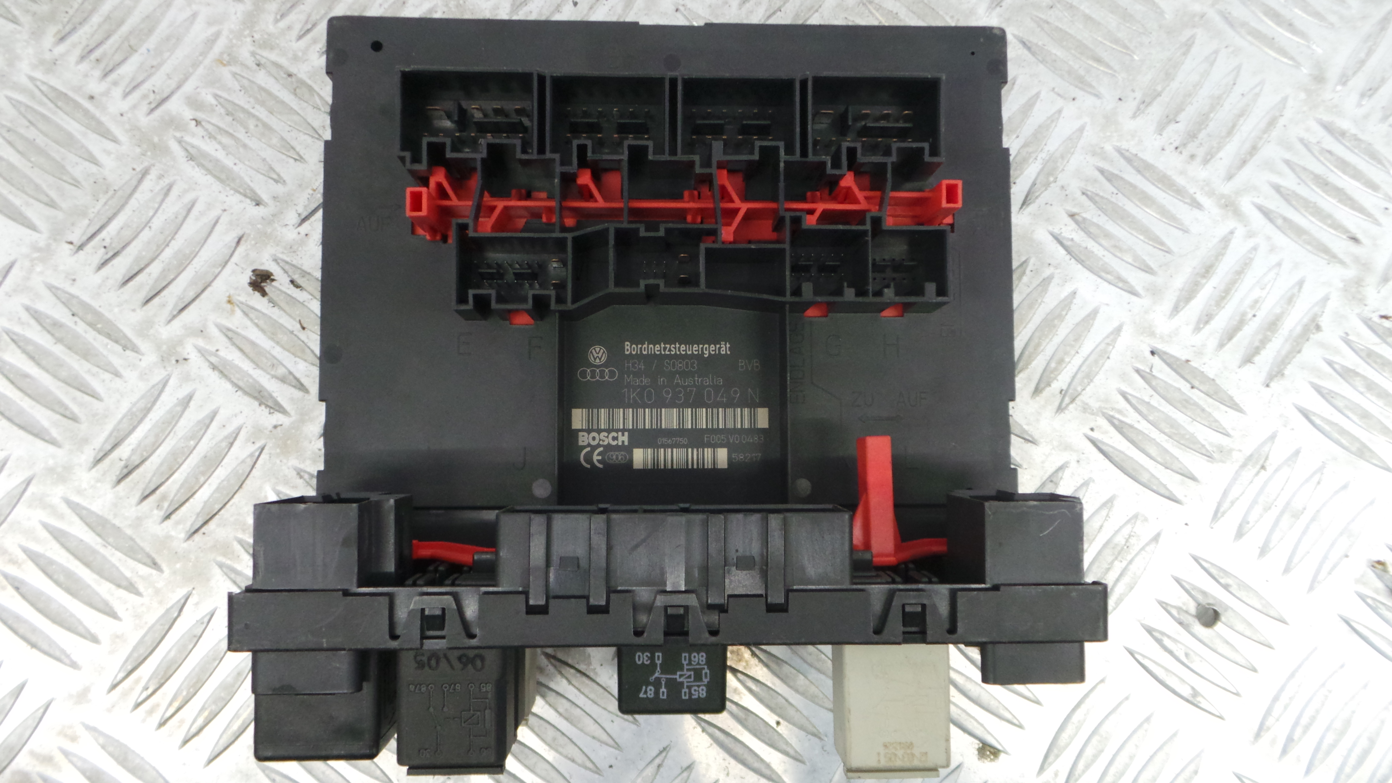 Caixa dos Fusíveis / BSI / UCH / SAM 1K0937049N - VW GOLF V (1K1)-33120360