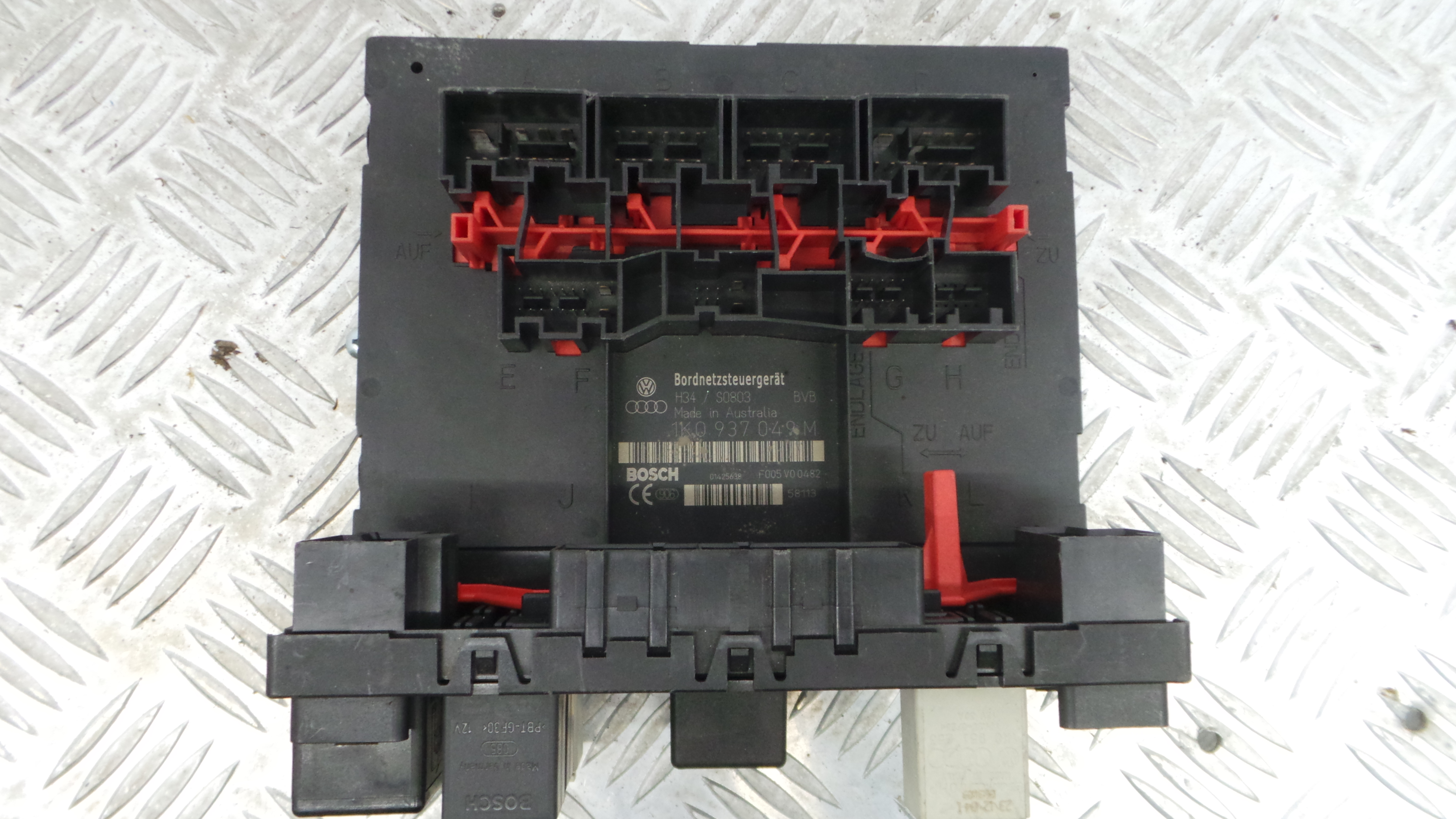 Caixa dos Fusíveis / BSI / UCH / SAM 1K0937049M - VW GOLF V (1K1)-33120408