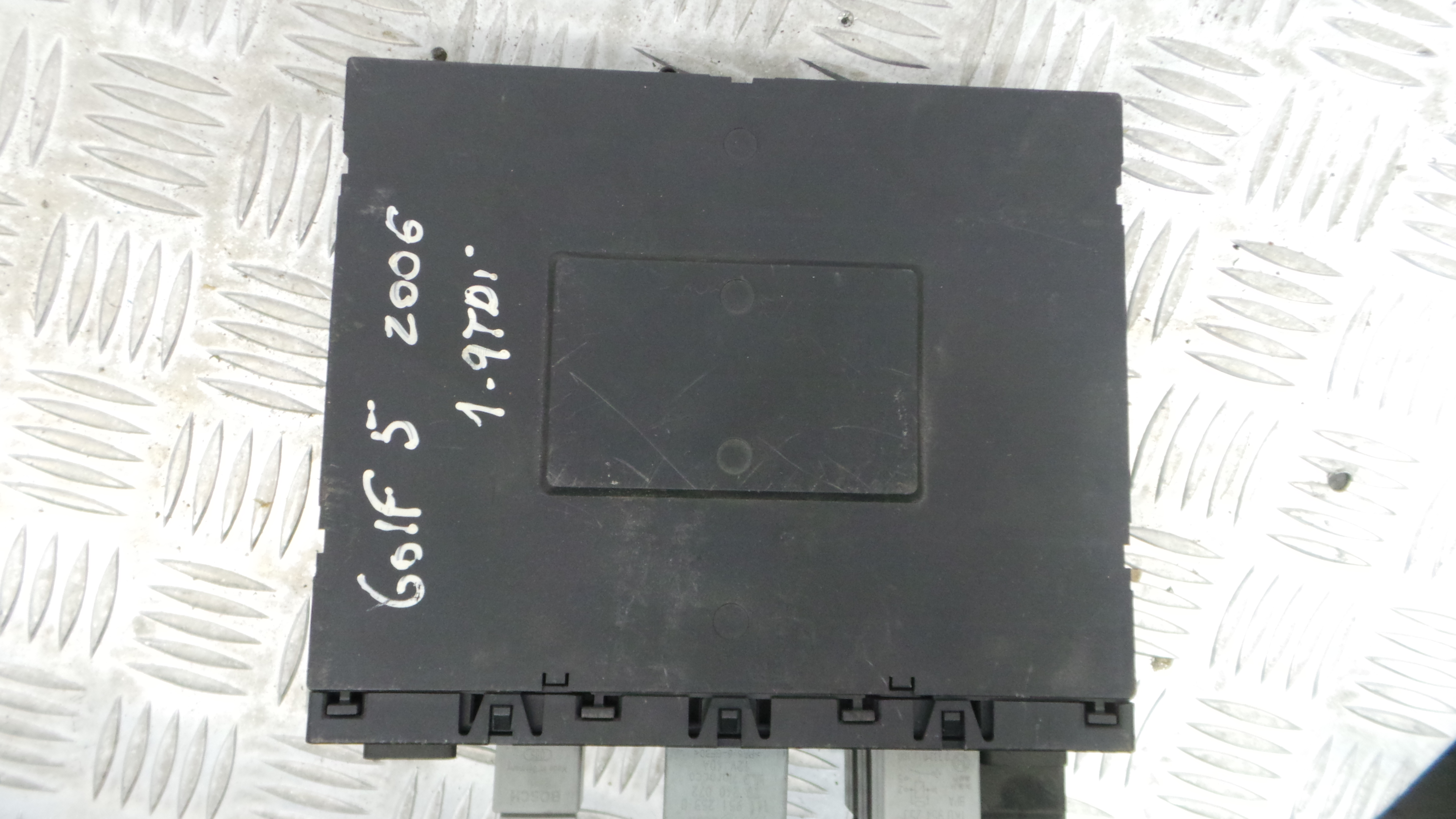 Caixa dos Fusíveis / BSI / UCH / SAM 3C8937049R - VW PASSAT B6 (3C2)-33120422