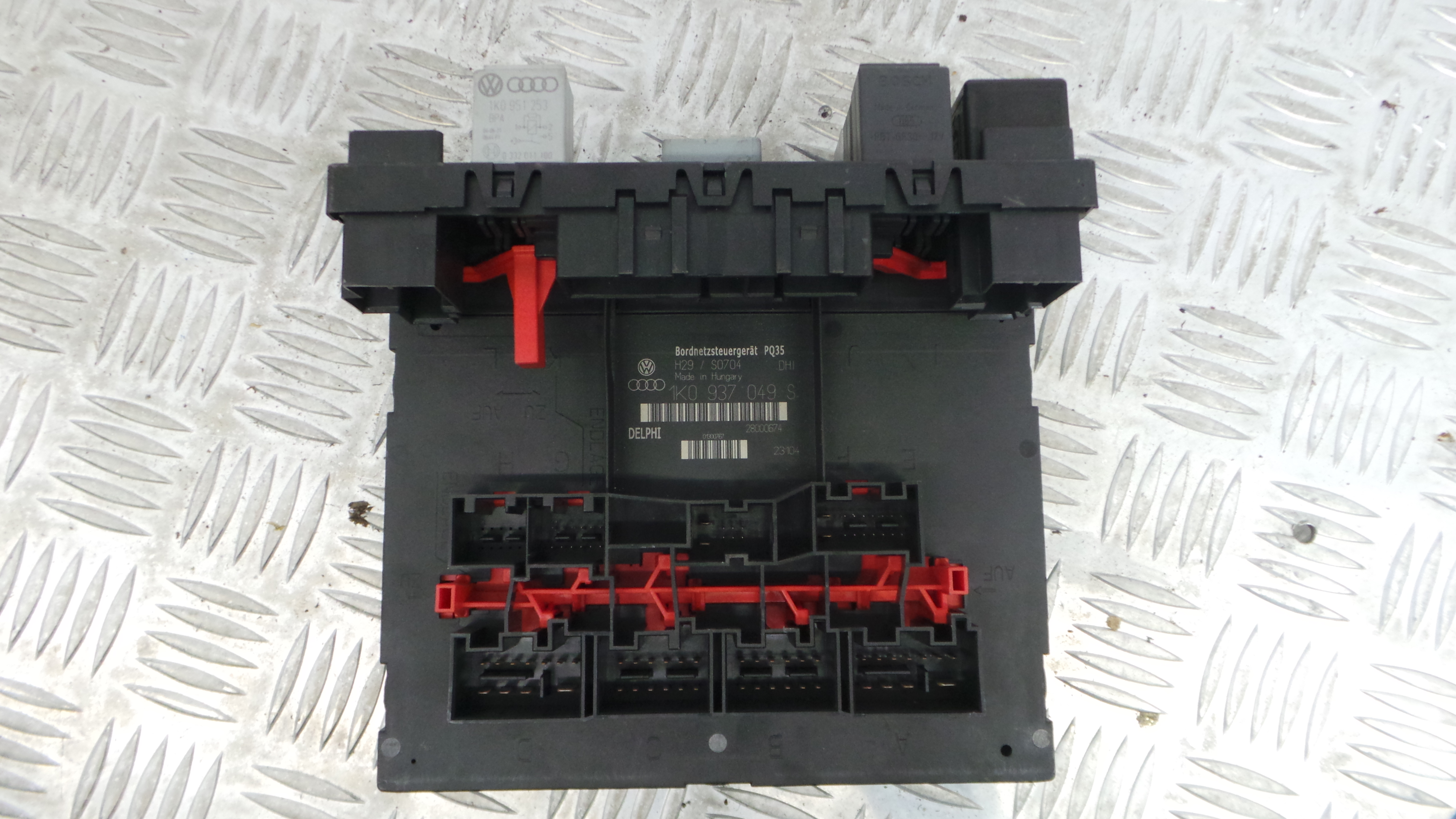 Caixa dos Fusíveis / BSI / UCH / SAM 1K0937049S - VW GOLF V (1K1)-33120424