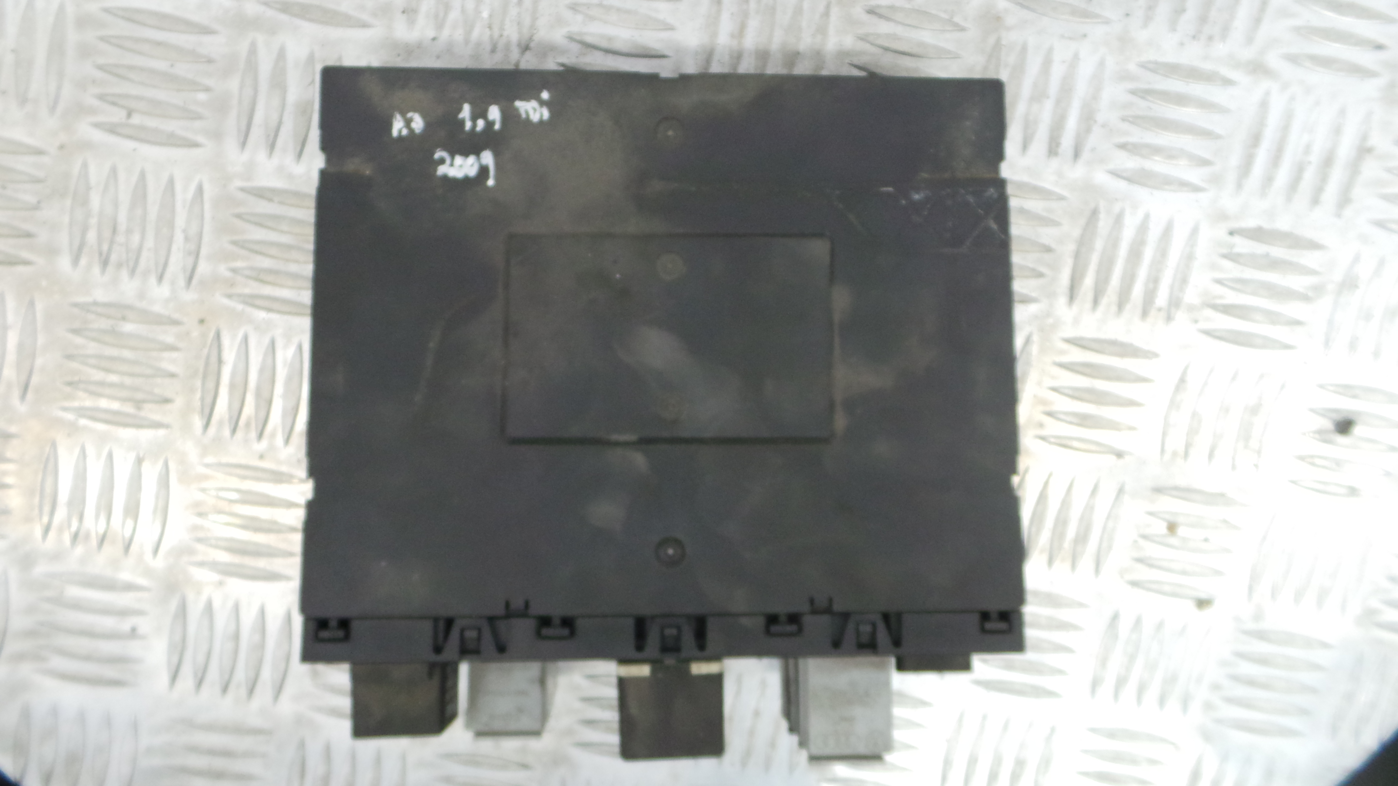 Caixa dos Fusíveis / BSI / UCH / SAM 8P0907279N - AUDI A3 (8P1)-33120836