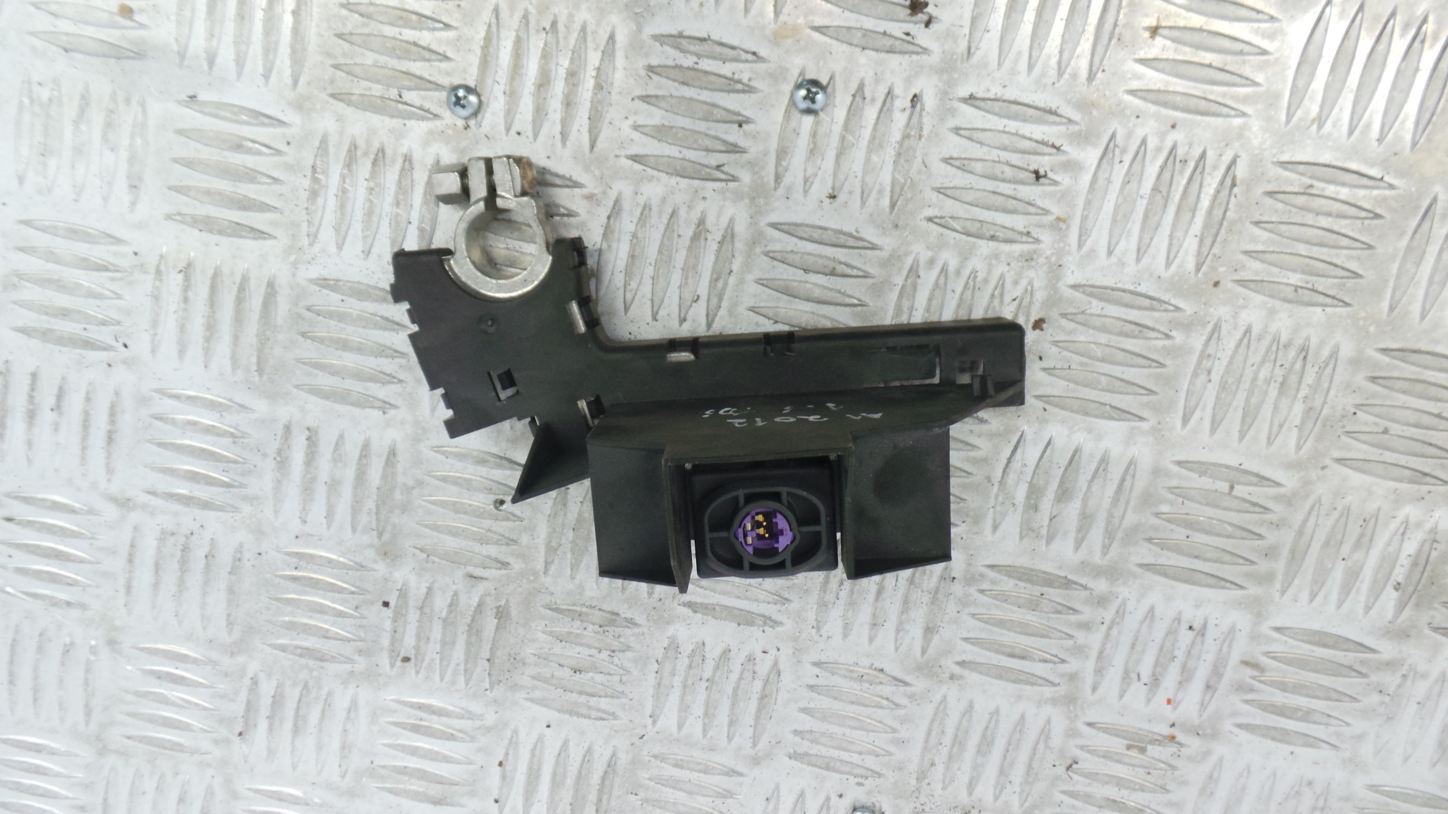 Caixa dos Fusíveis / BSI / UCH / SAM 8X0915459 - AUDI A1 (8X1, 8XK)-33121131