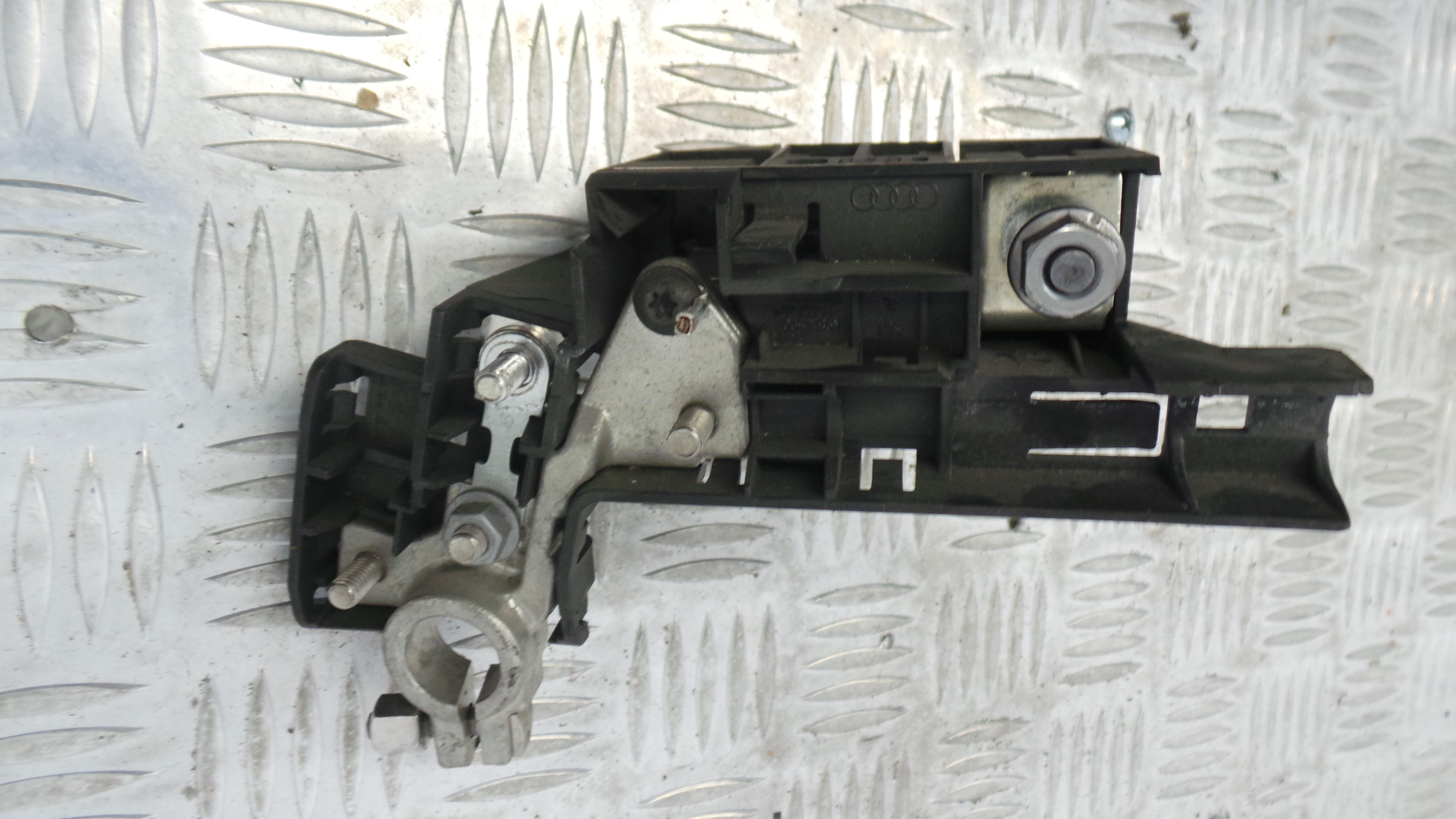 Caixa dos Fusíveis / BSI / UCH / SAM 8X0915459 - AUDI A1 (8X1, 8XK)-33121131