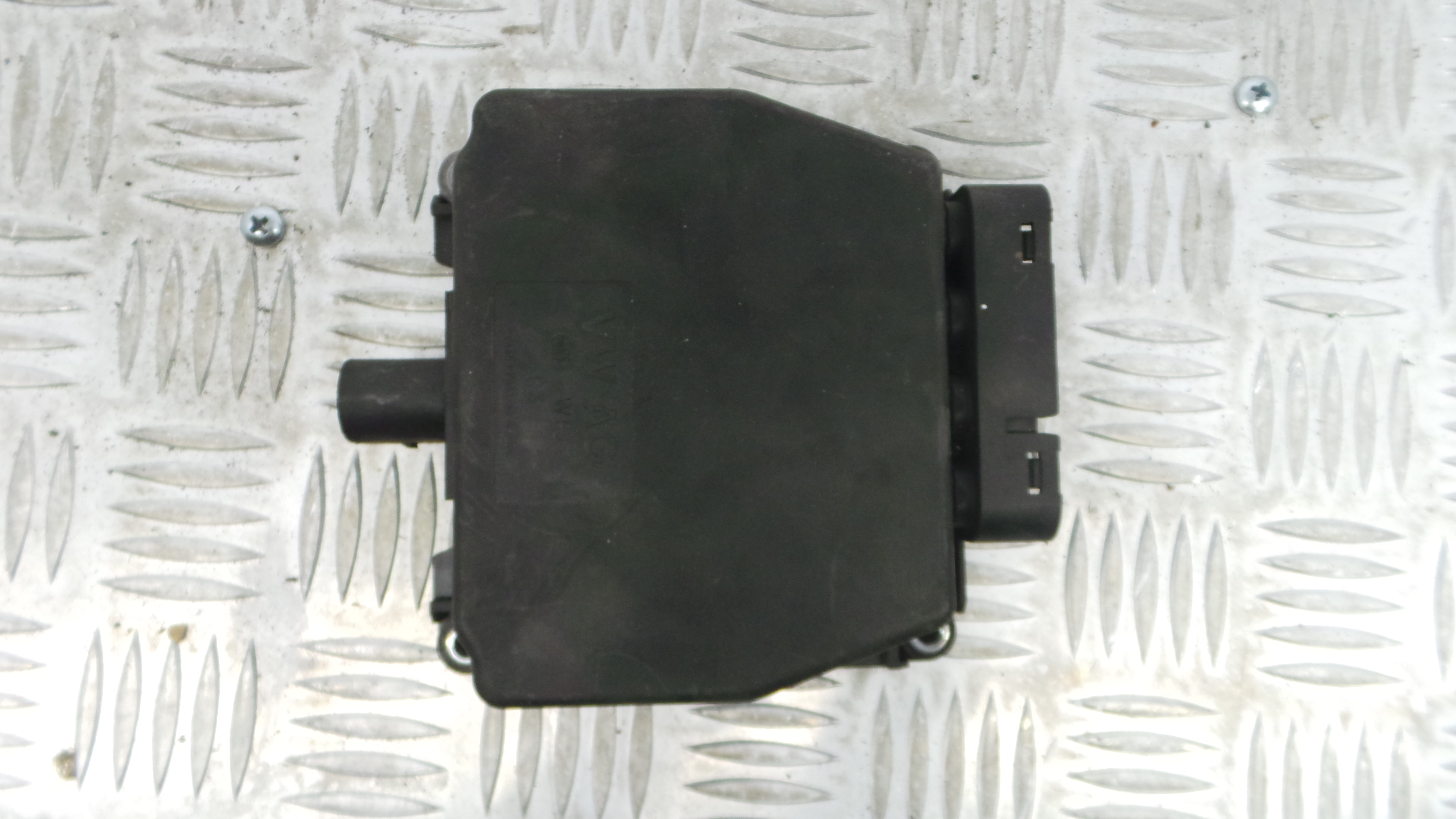 Atuador de vácuo 6Q0906625 - VW GOLF V (1K1)-33123251