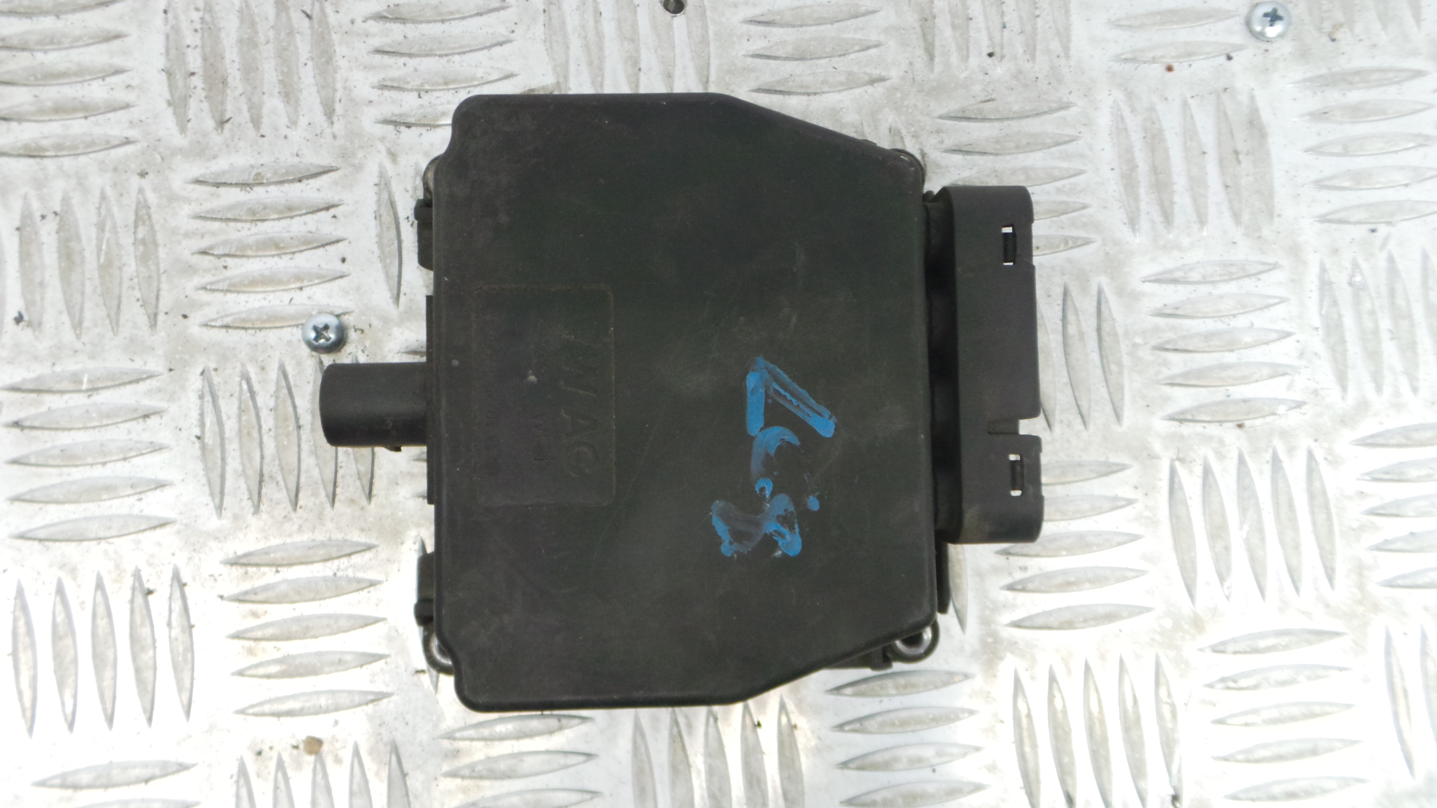 Atuador de vácuo 6Q0906625 - VW GOLF V (1K1)-33128049