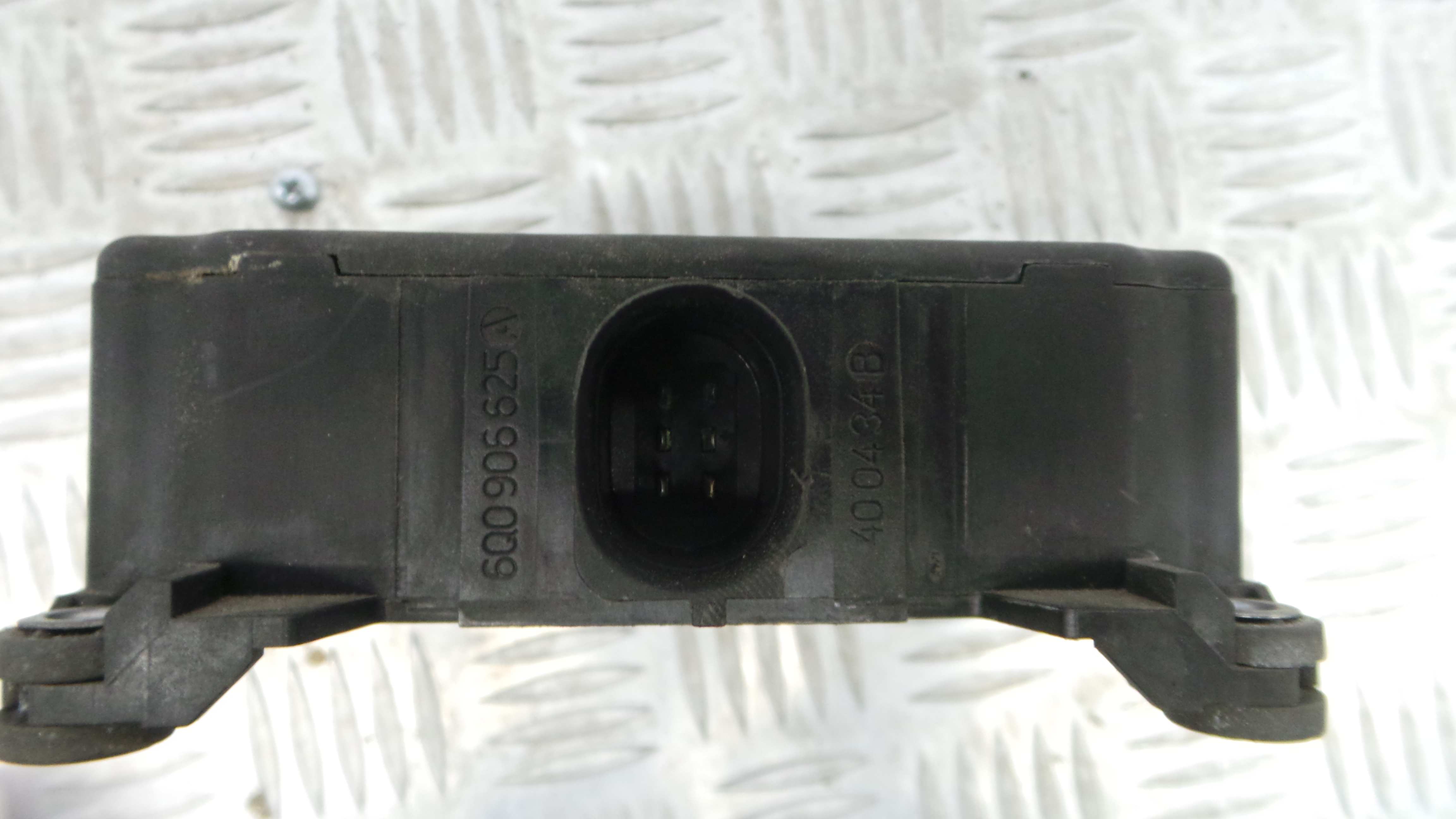 Atuador de vácuo 6Q0906625A - SEAT IBIZA III (6L1), IBIZA Mk III (6L1)-33128061