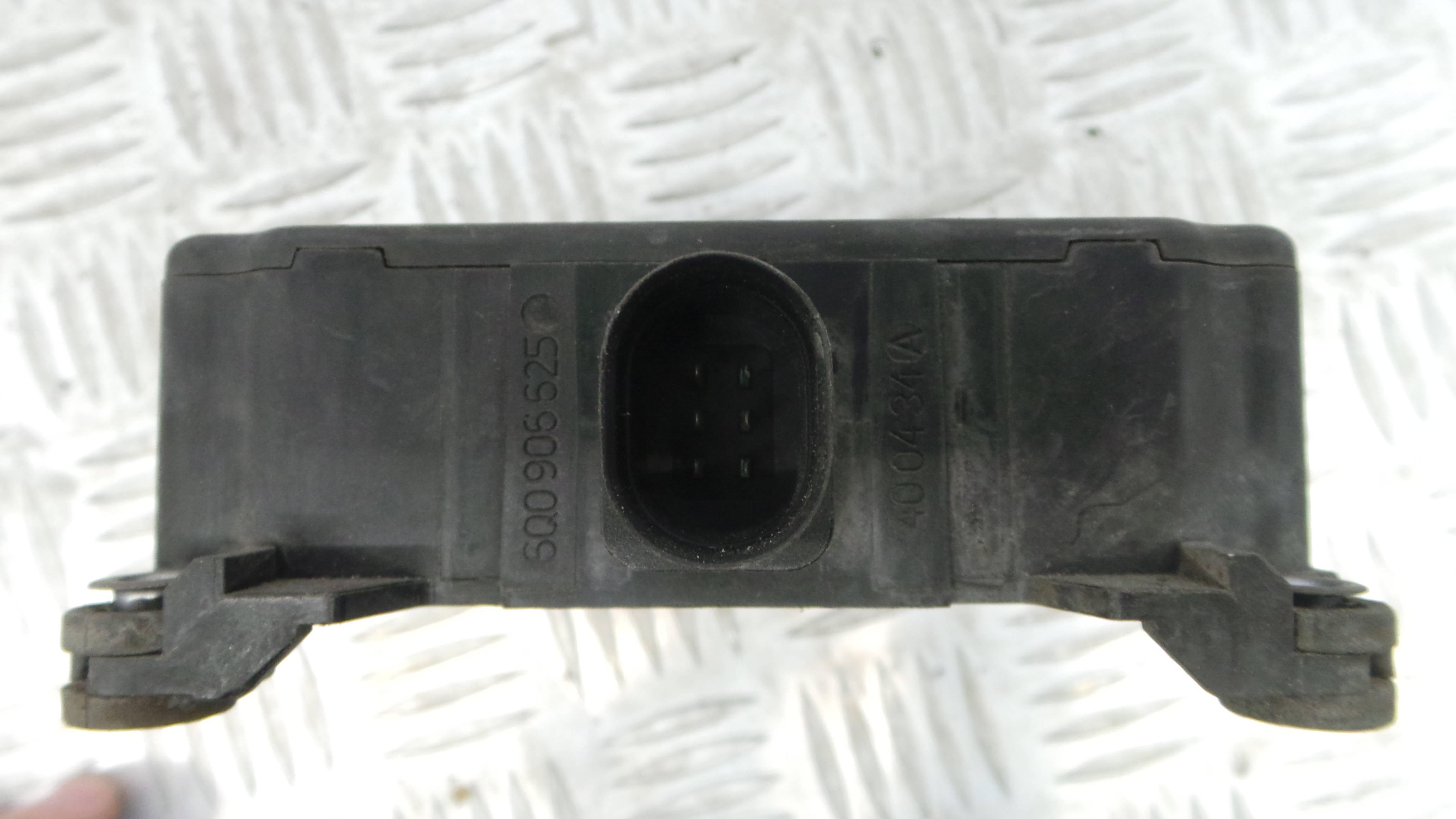 Atuador de vácuo 6Q0906625 - VW TOURAN (1T1, 1T2)-33128069