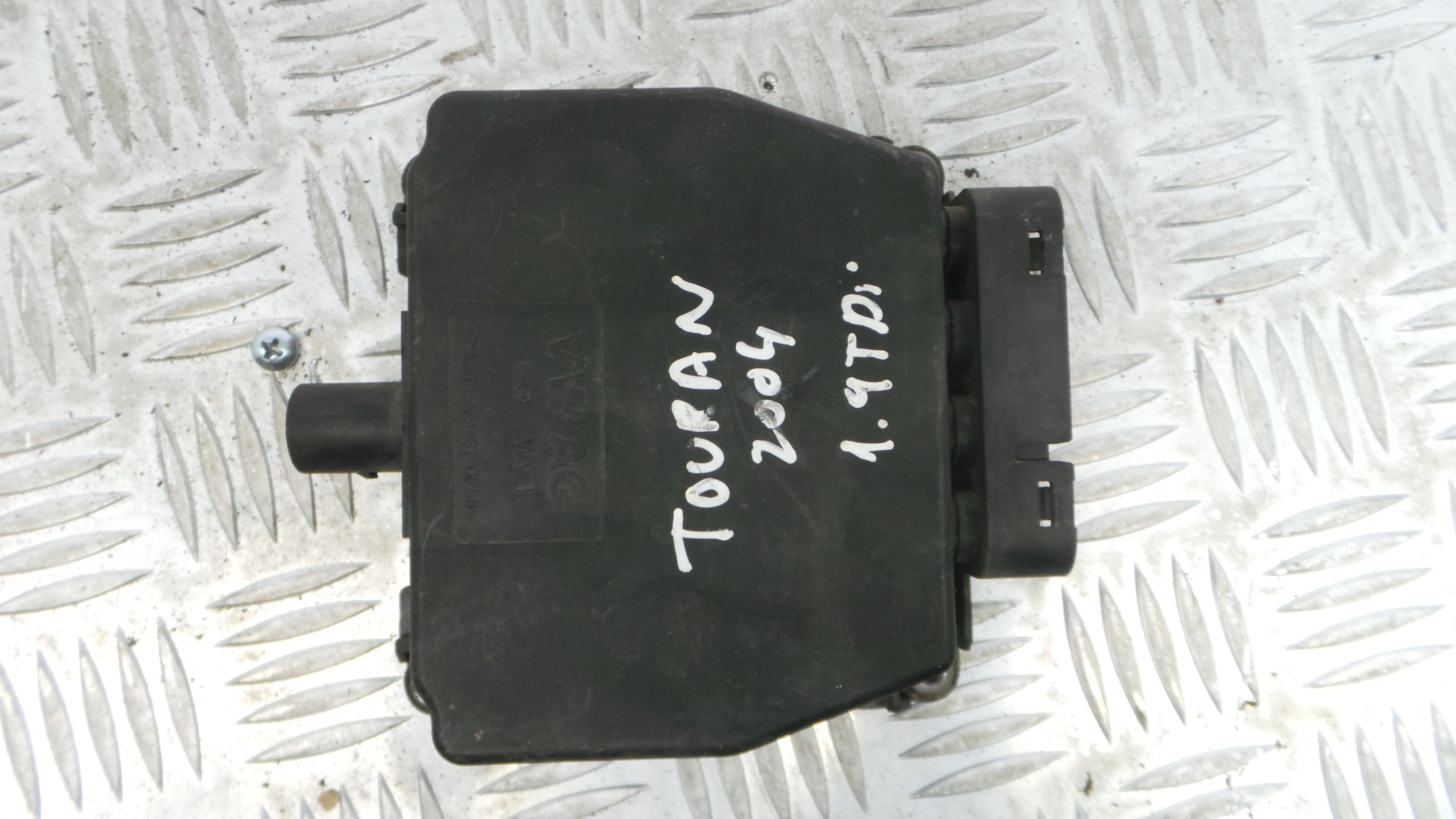 Atuador de vácuo 6Q0906625 - VW TOURAN (1T1, 1T2)-33128069