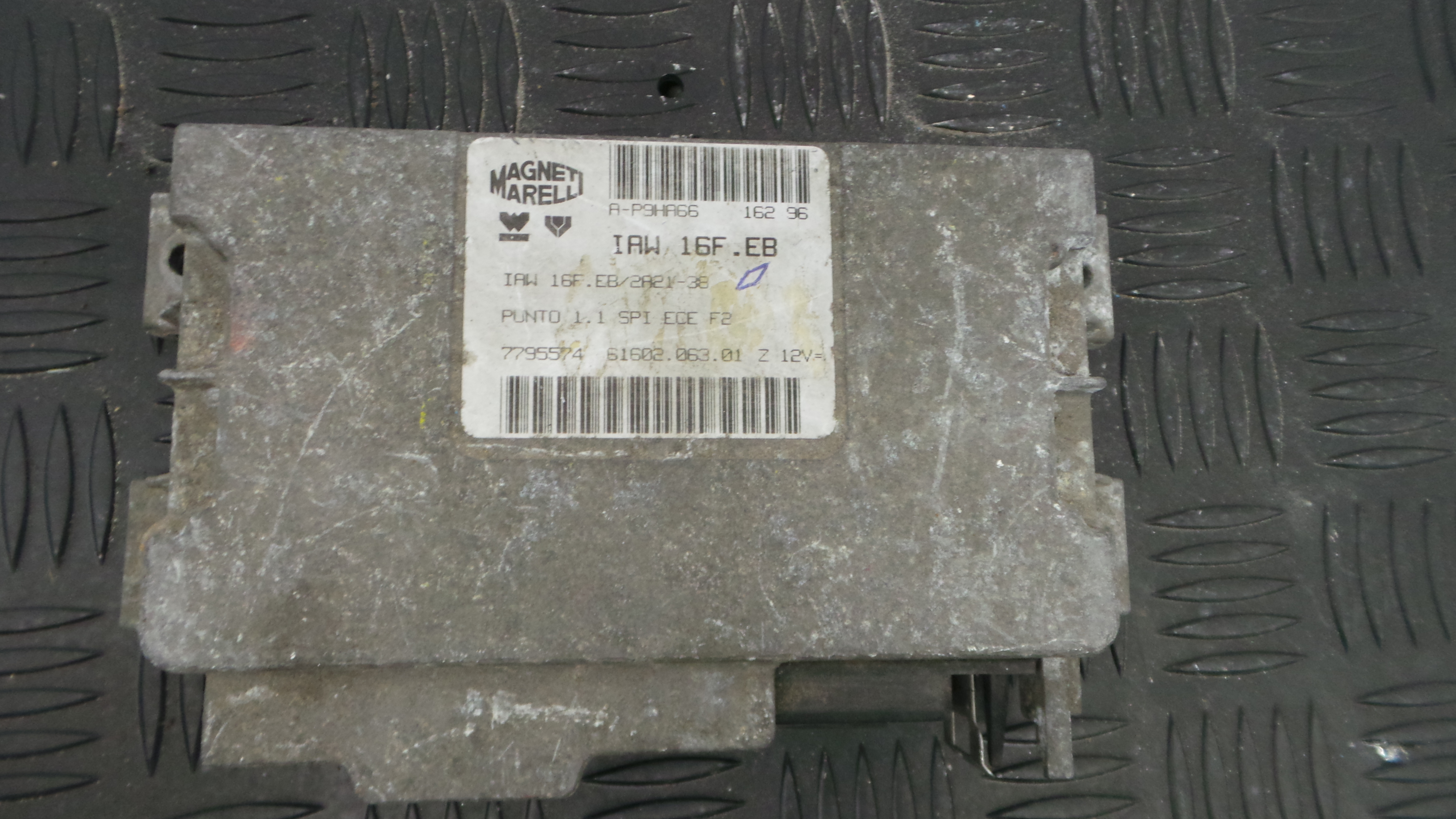 Centralina do Motor IAW16F.EB - FIAT PUNTO (176_)-33129263