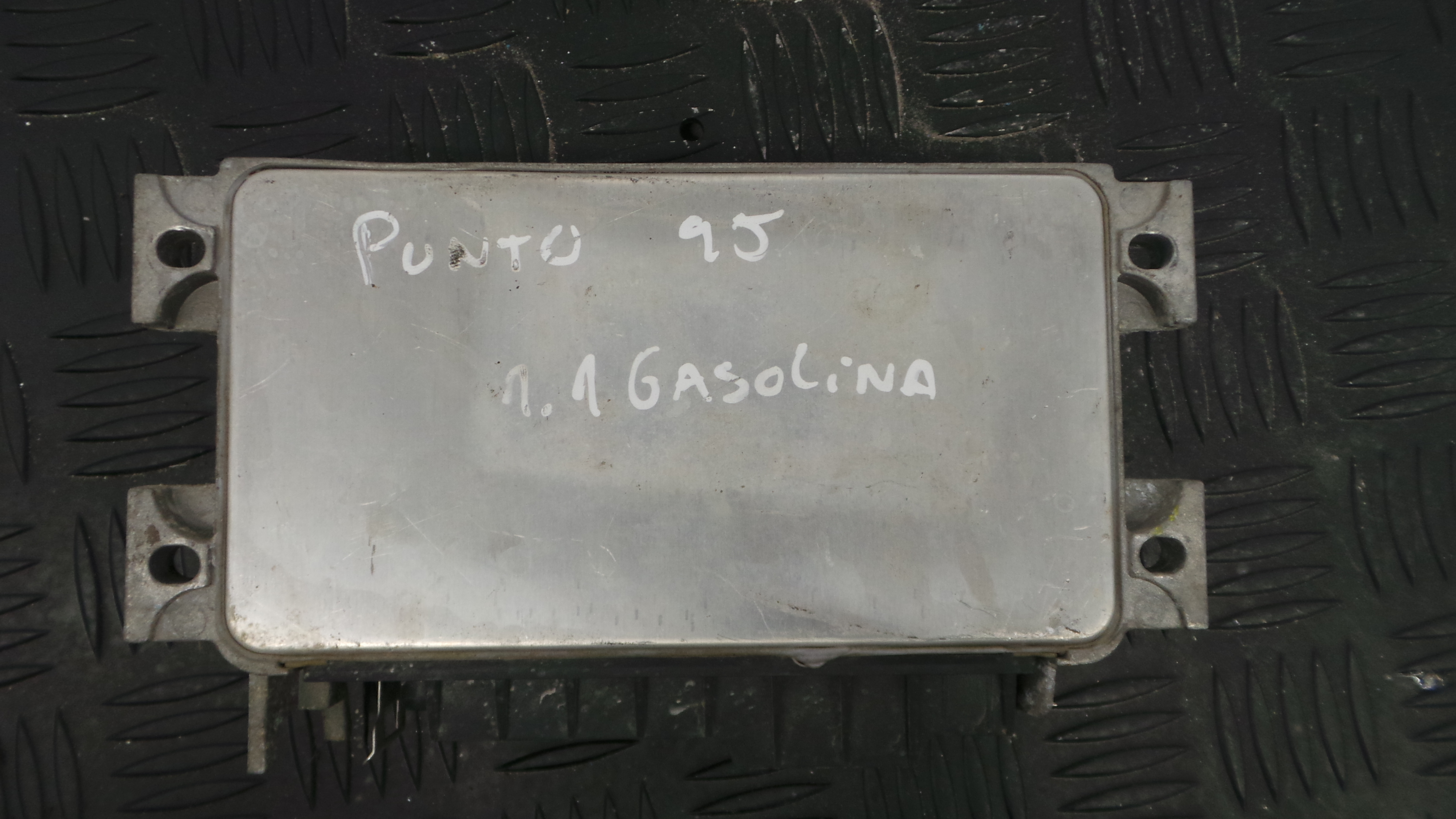 Centralina do Motor IAW16F.EB - FIAT PUNTO (176_)-33129306