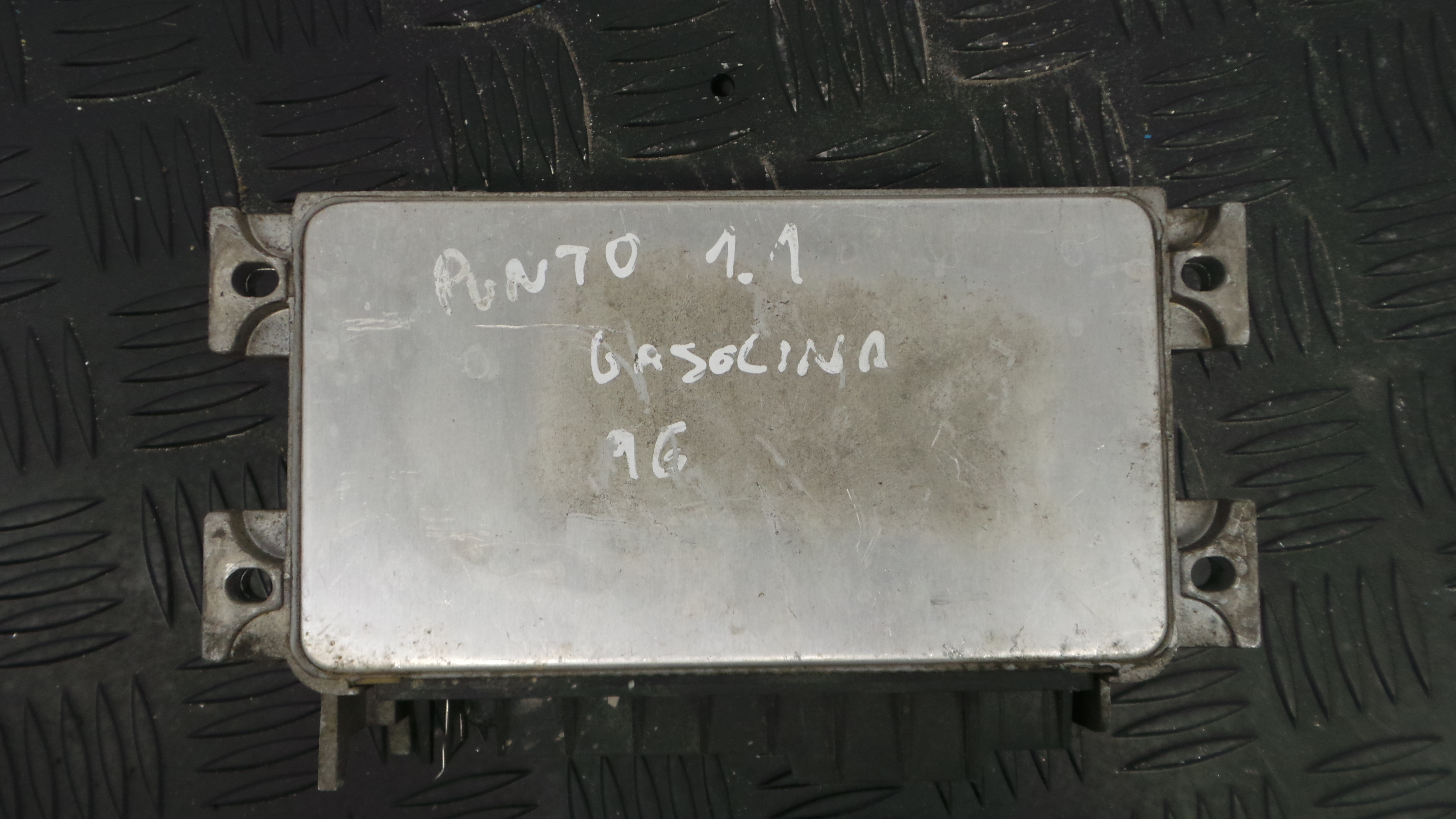 Centralina do Motor IAW16F.EB - FIAT PUNTO (176_)-33129309