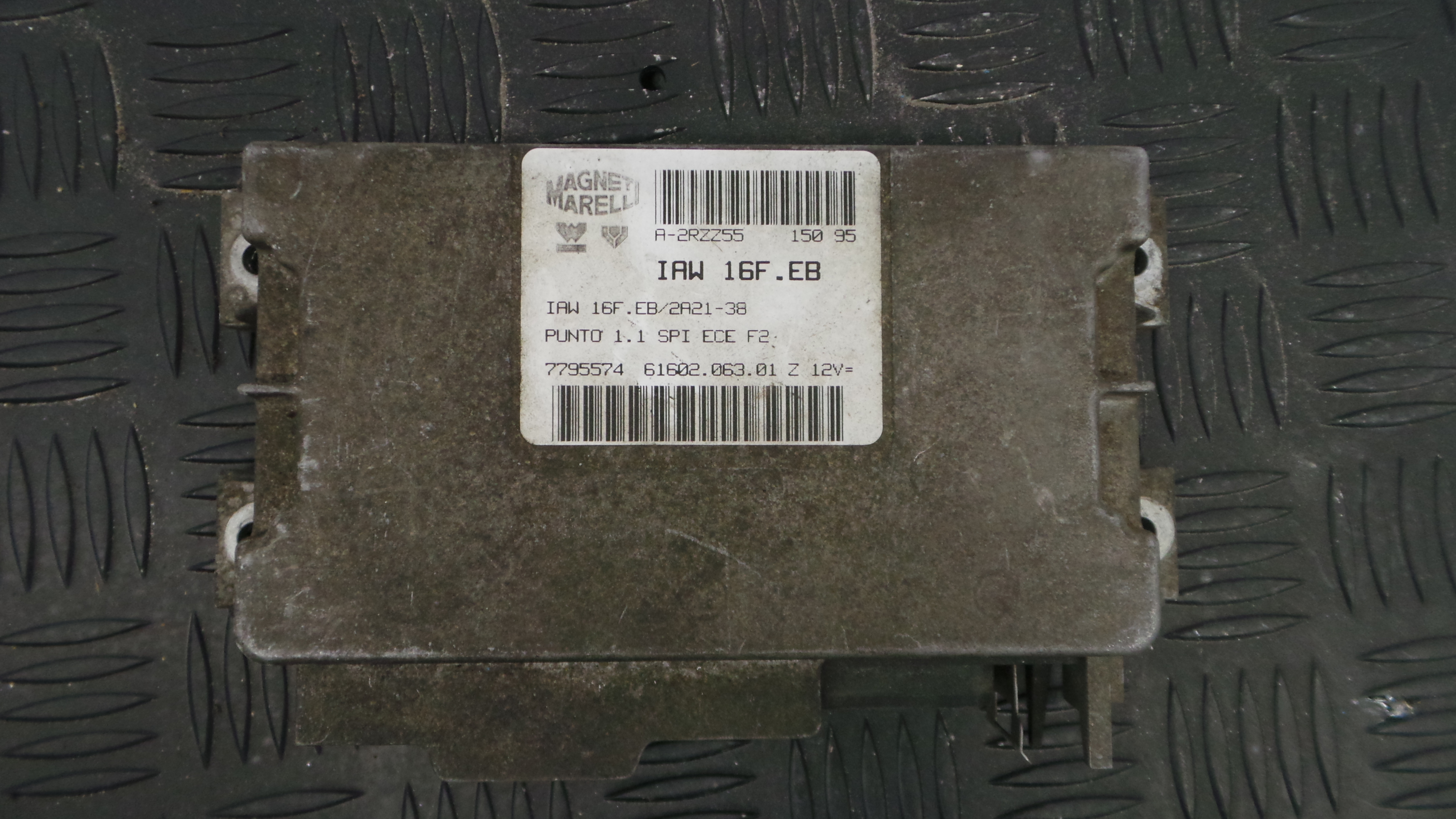 Centralina do Motor IAW16F.EB - FIAT PUNTO (176_)-33129309