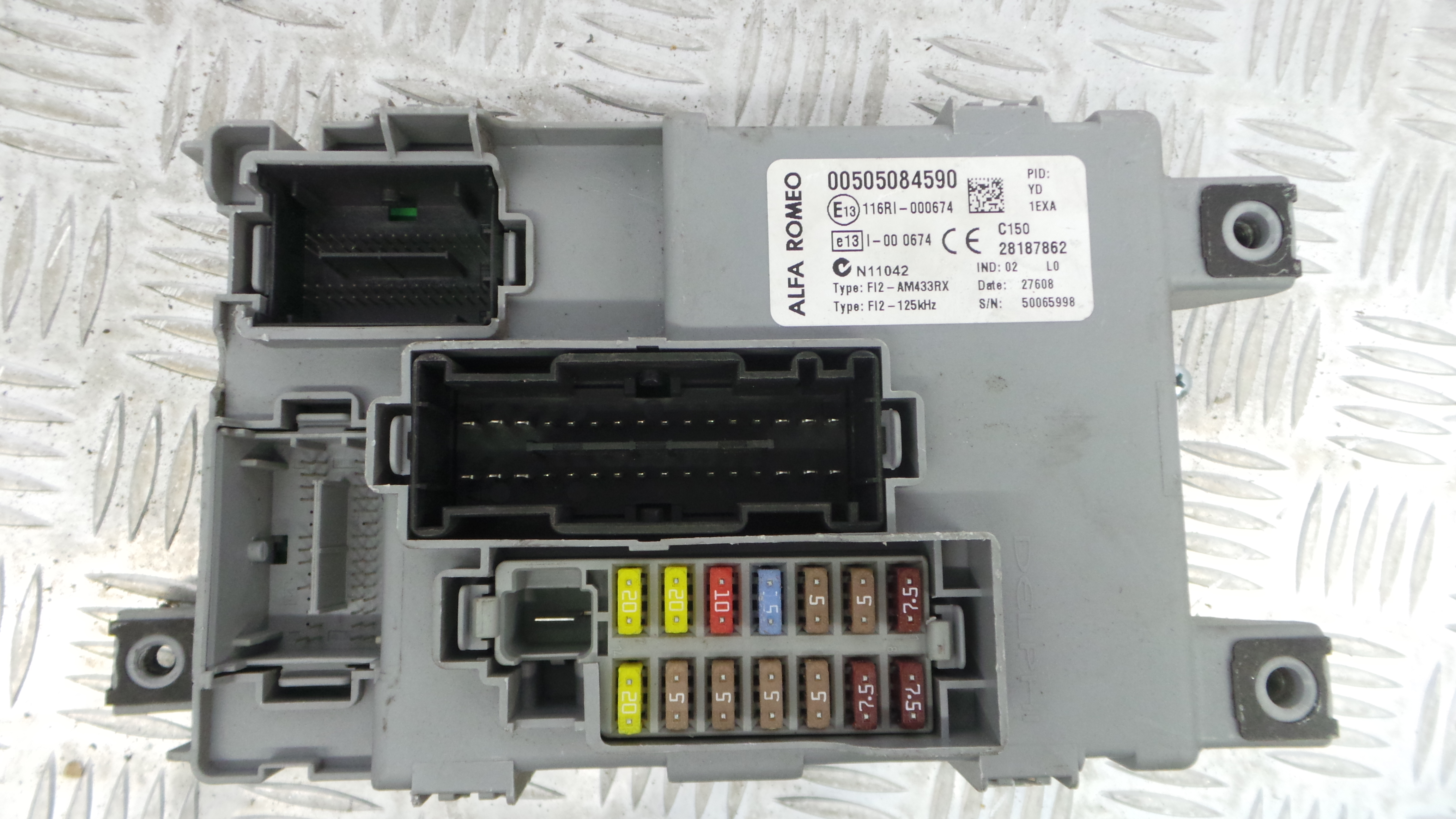 Caixa dos Fusíveis / BSI / UCH / SAM 00505084590 - ALFA ROMEO MITO (955_)-33129512