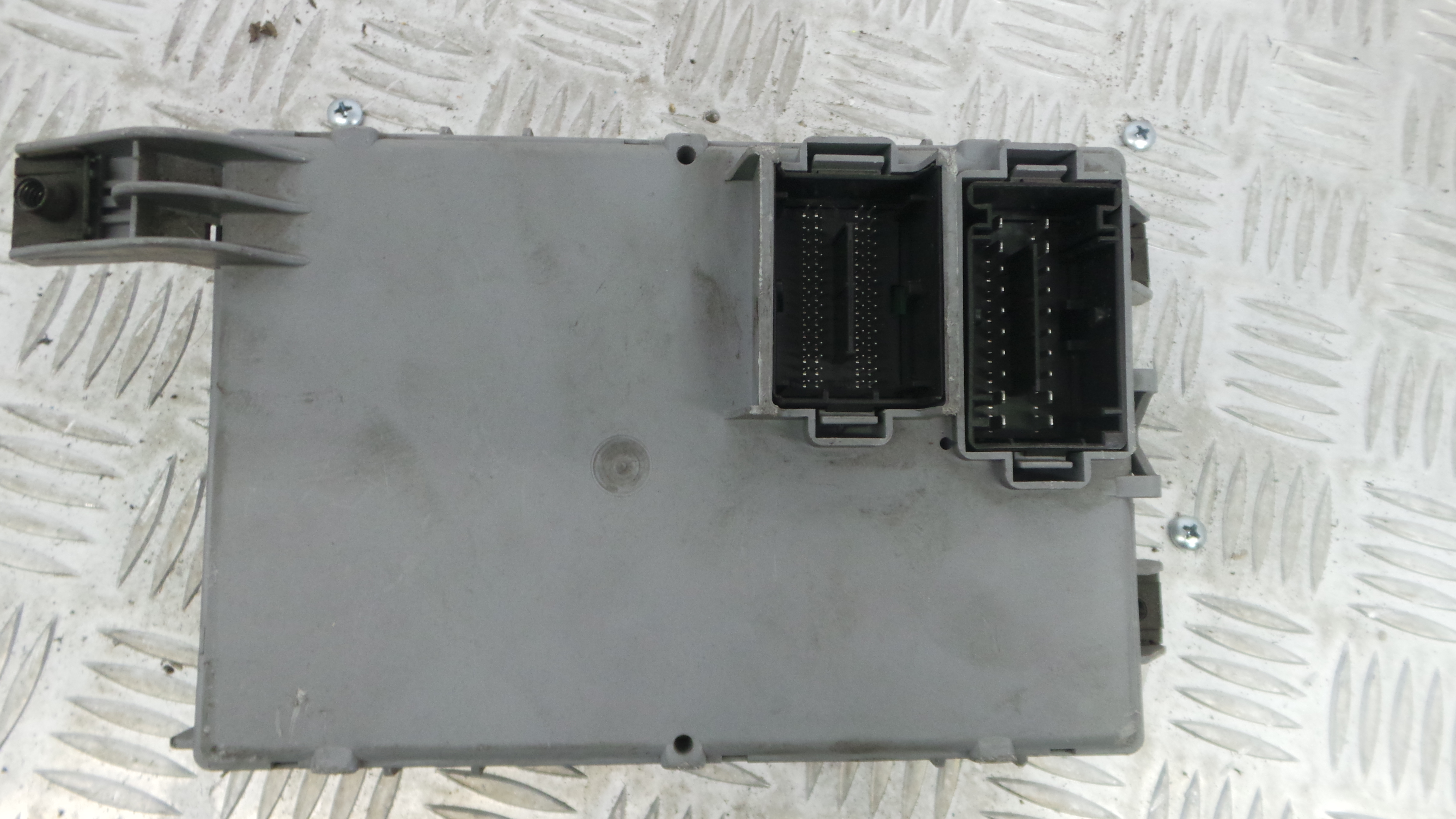 Caixa dos Fusíveis / BSI / UCH / SAM 00518279840 - FIAT 500 (312_)-33129518