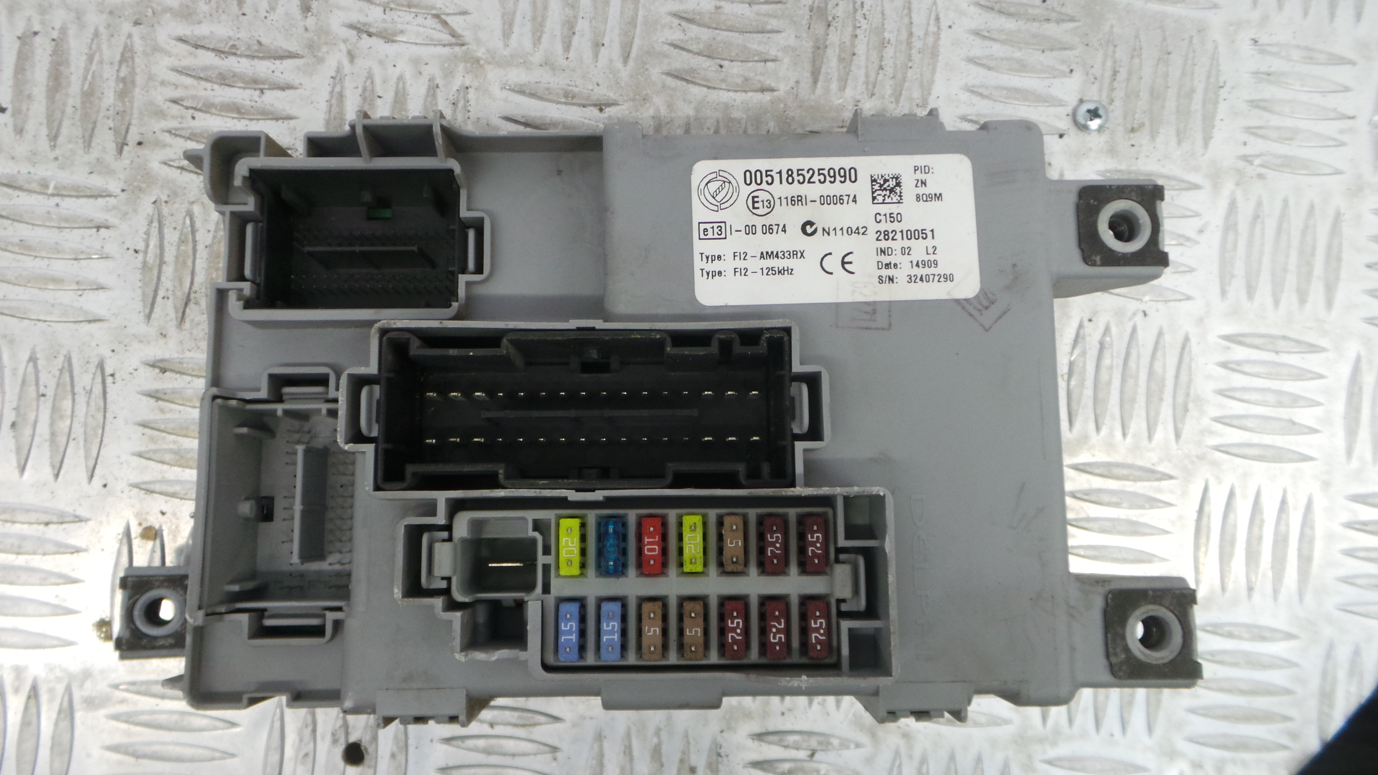 Caixa dos Fusíveis / BSI / UCH / SAM 00518525990 - FIAT 500 (312_)-33129522