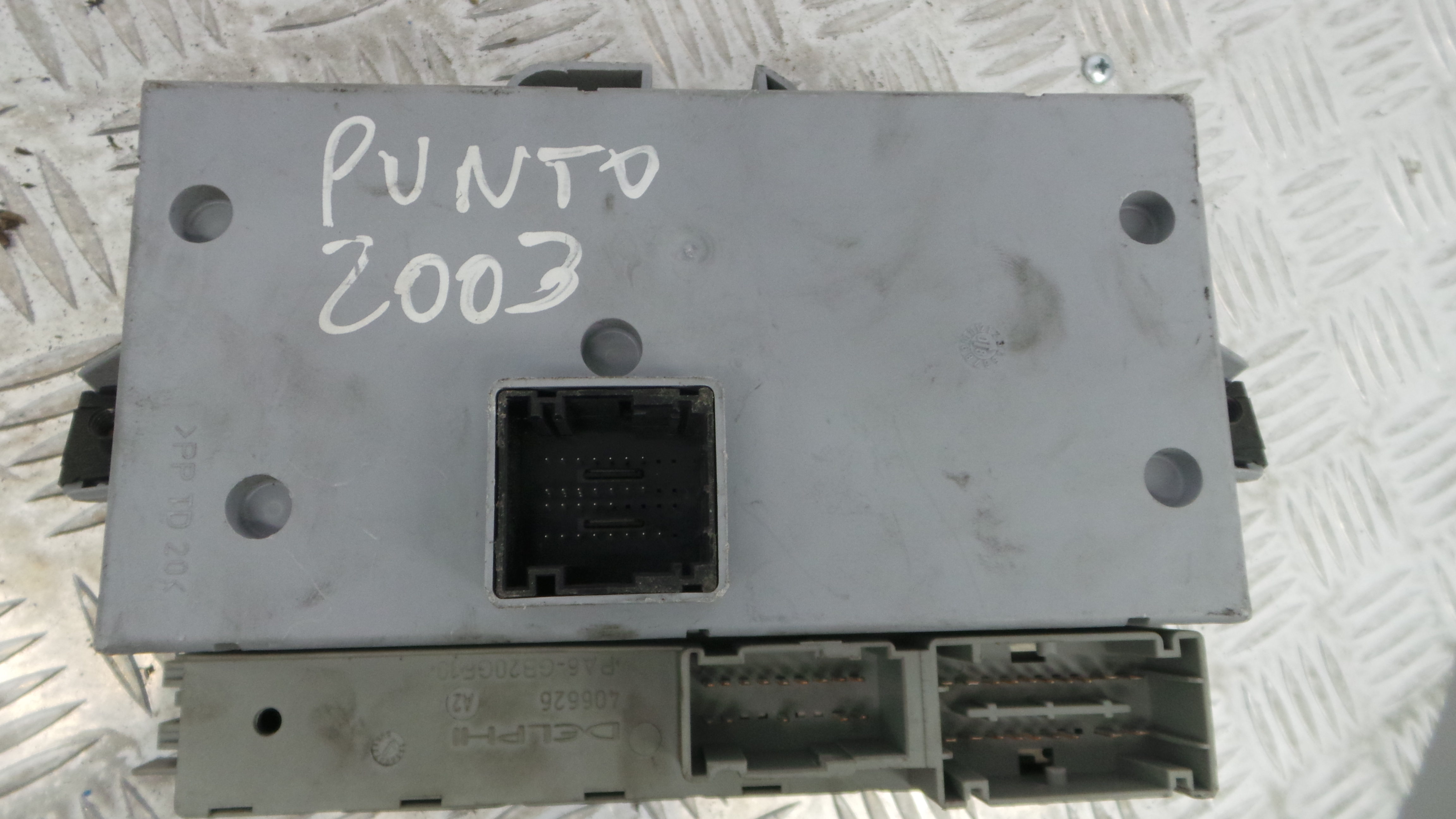 Caixa dos Fusíveis / BSI / UCH / SAM 51744898 - FIAT PUNTO (188_)-33129634