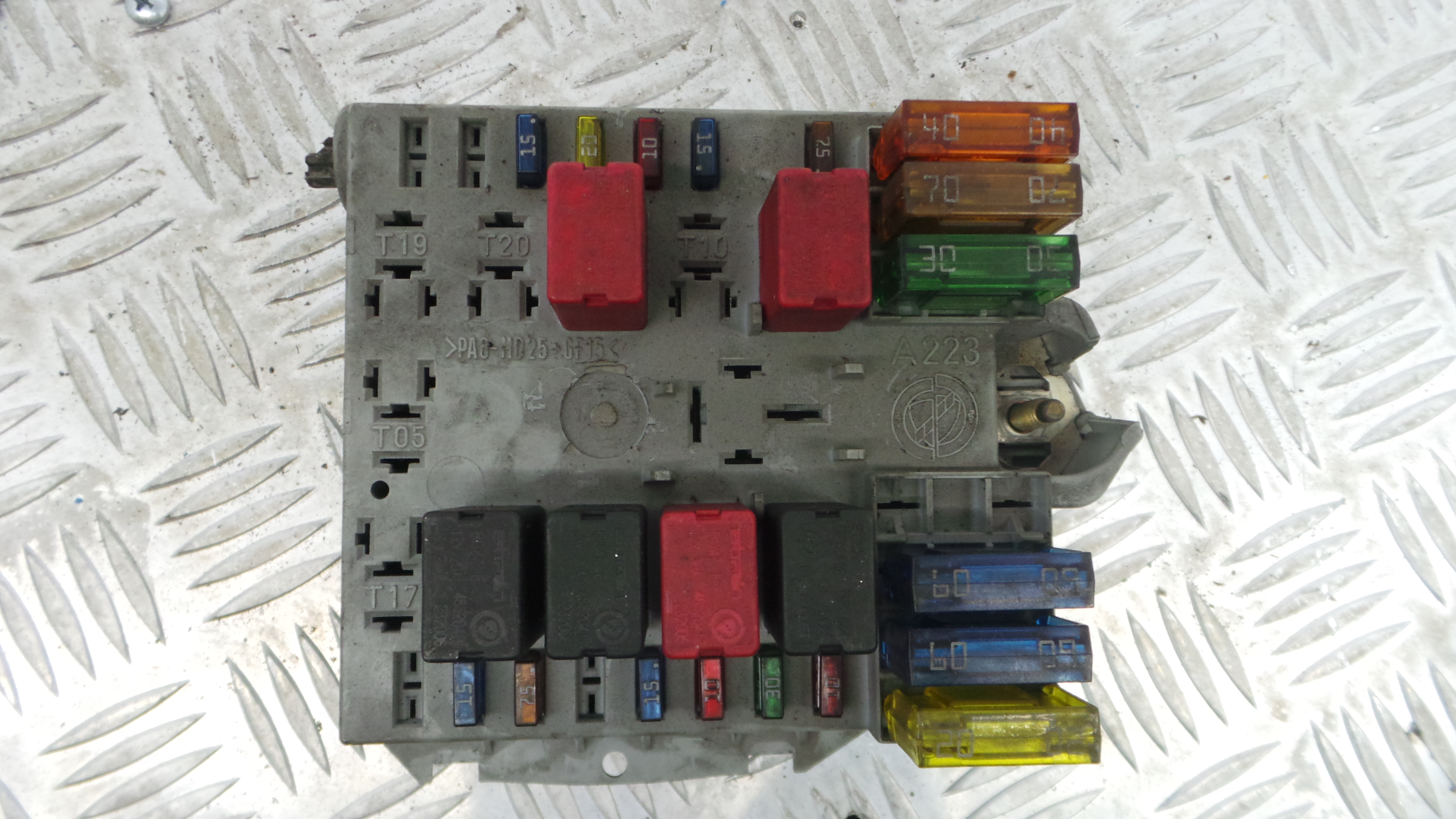 Caixa dos Fusíveis / BSI / UCH / SAM 46835595 - FIAT PUNTO (188_)-33129758