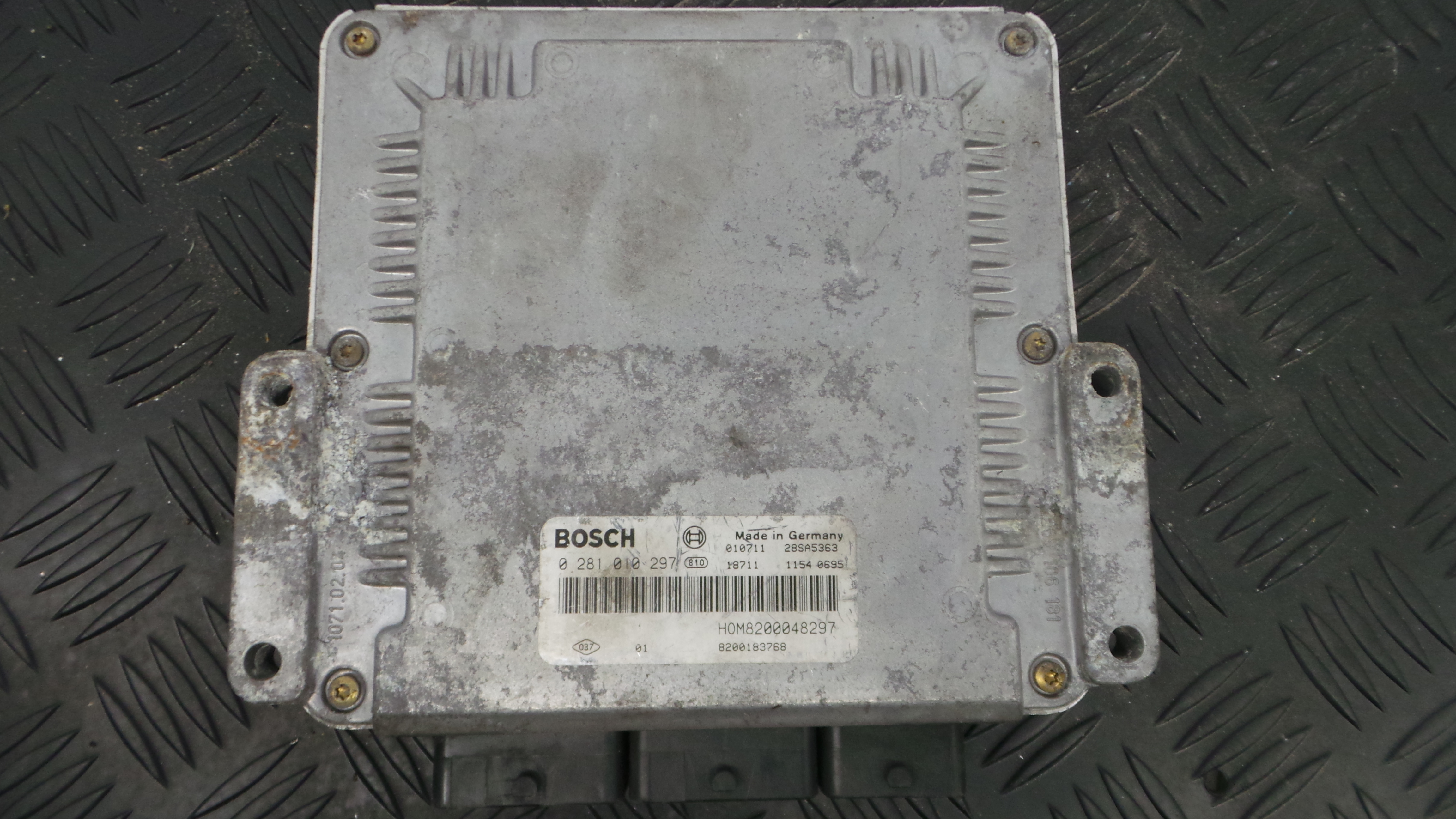 Centralina do Motor 8200183768 - RENAULT LAGUNA II (BG0/1_)-33138476