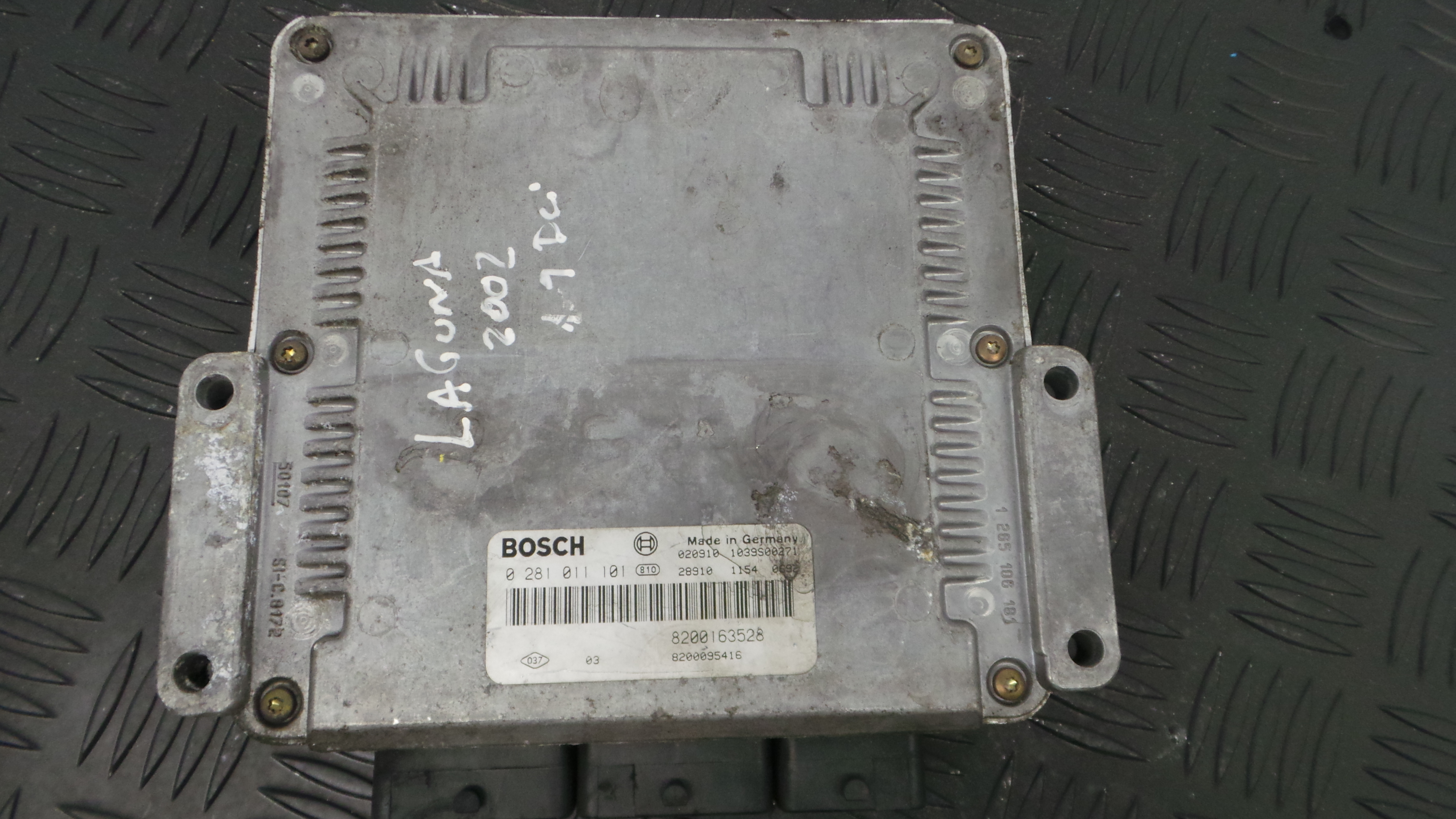 Centralina do Motor 8200163528 - RENAULT LAGUNA II (BG0/1_)-33140522