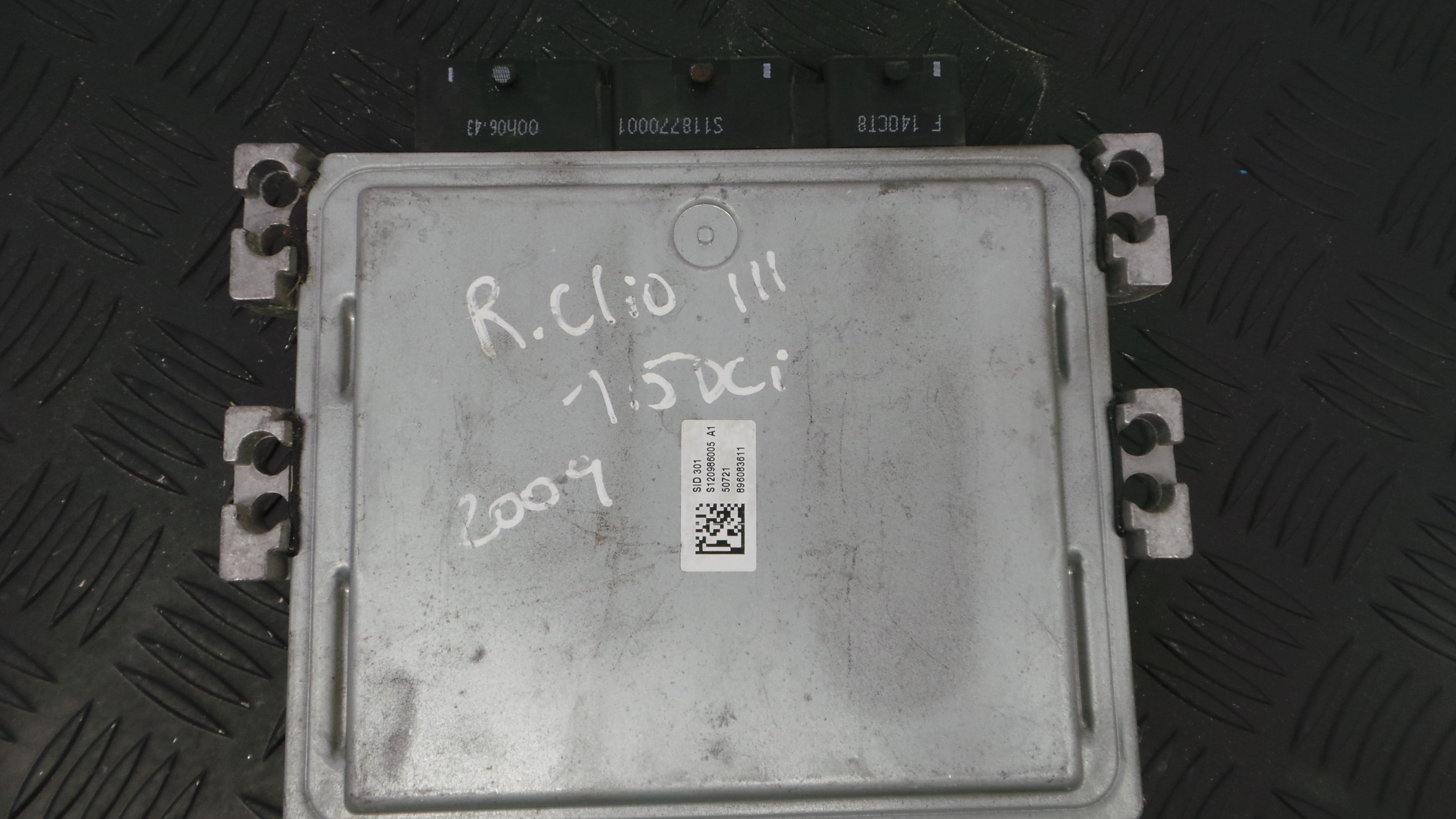 Centralina do Motor 8200843713 - RENAULT CLIO III (BR0/1, CR0/1)-33141684