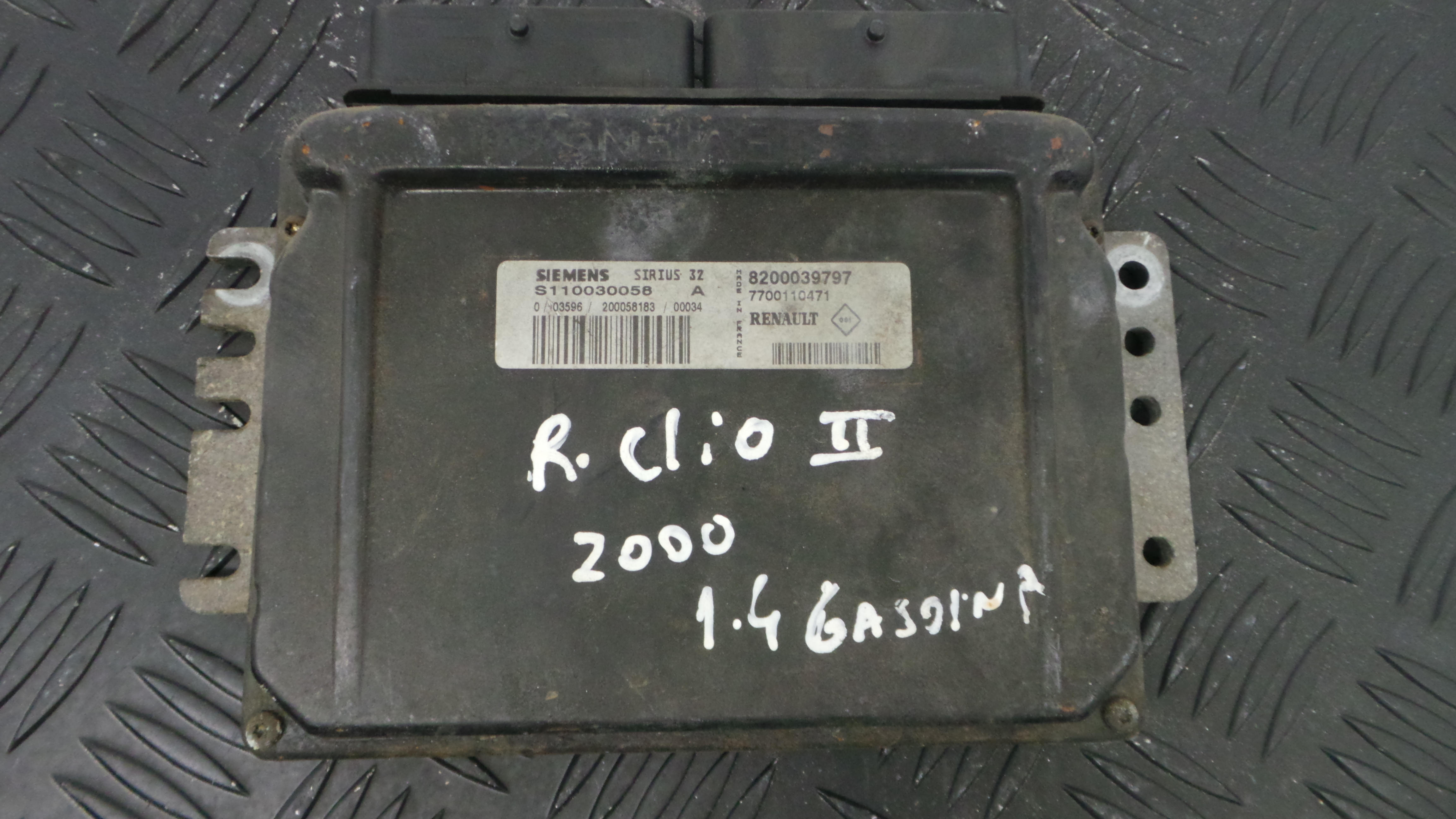 Centralina do Motor 8200039797 - RENAULT CLIO II (BB_, CB_), CLIO Mk II (BB_, CB_)-33142040