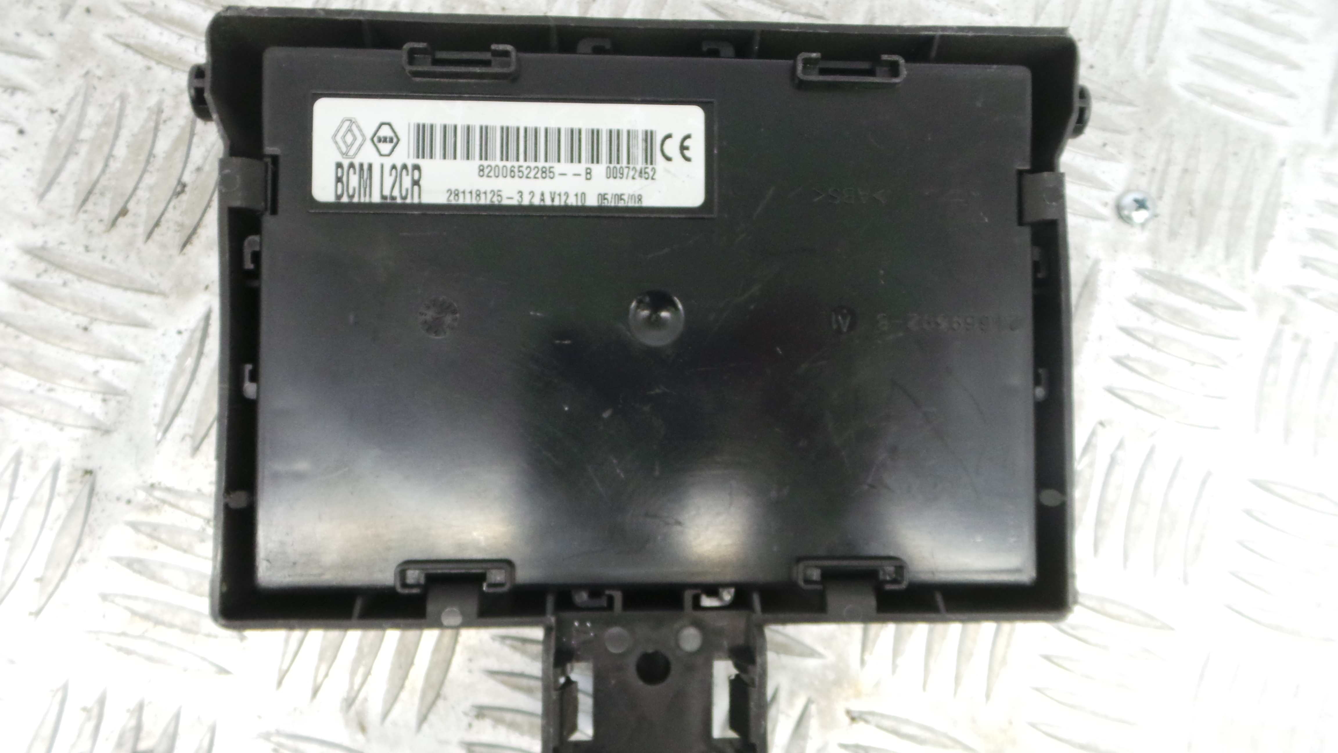 Caixa dos Fusíveis / BSI / UCH / SAM 8200652285 - RENAULT CLIO III (BR0/1, CR0/1)-33144552
