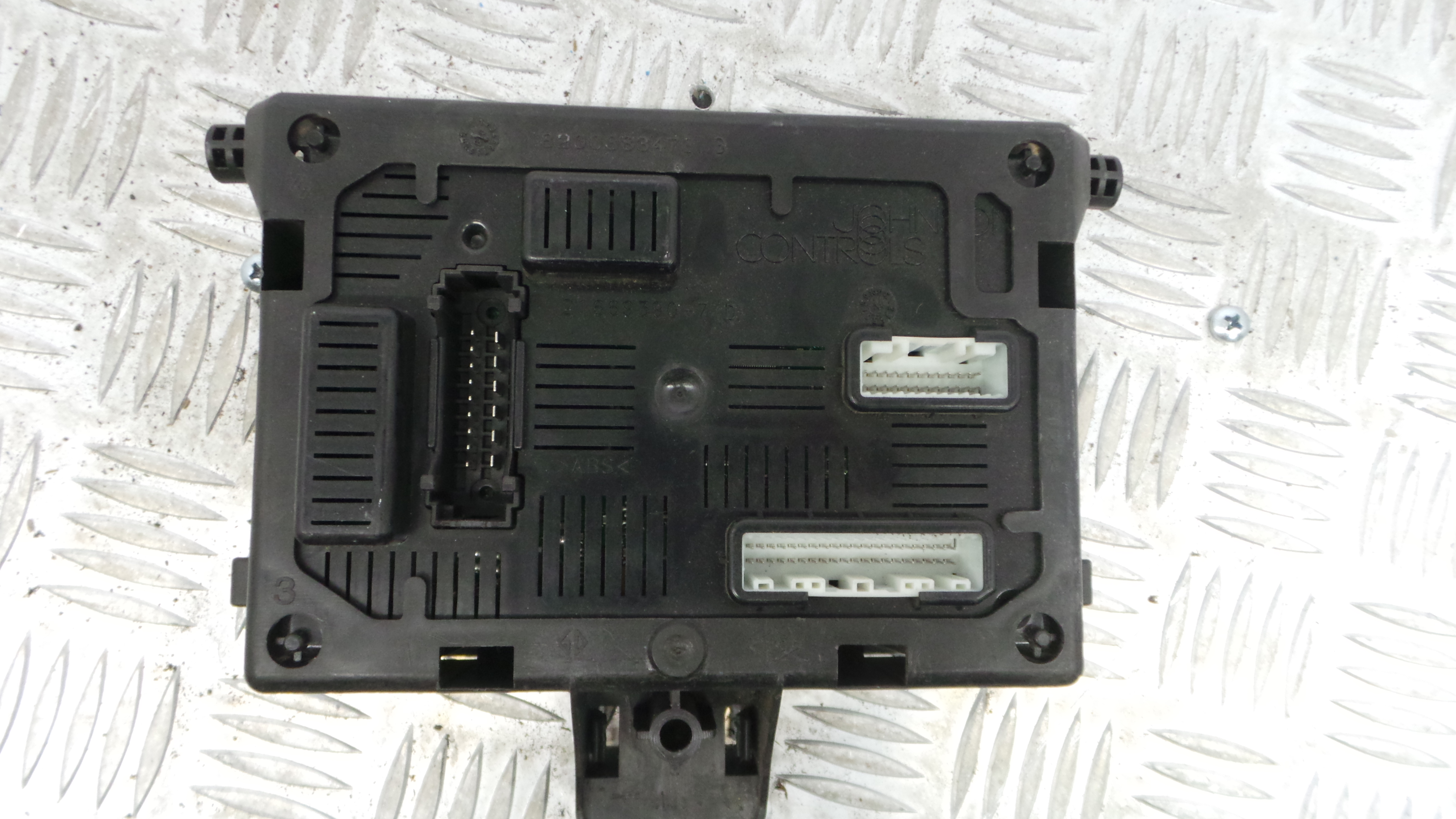 Caixa dos Fusíveis / BSI / UCH / SAM 8200652285 - RENAULT CLIO III (BR0/1, CR0/1)-33144566