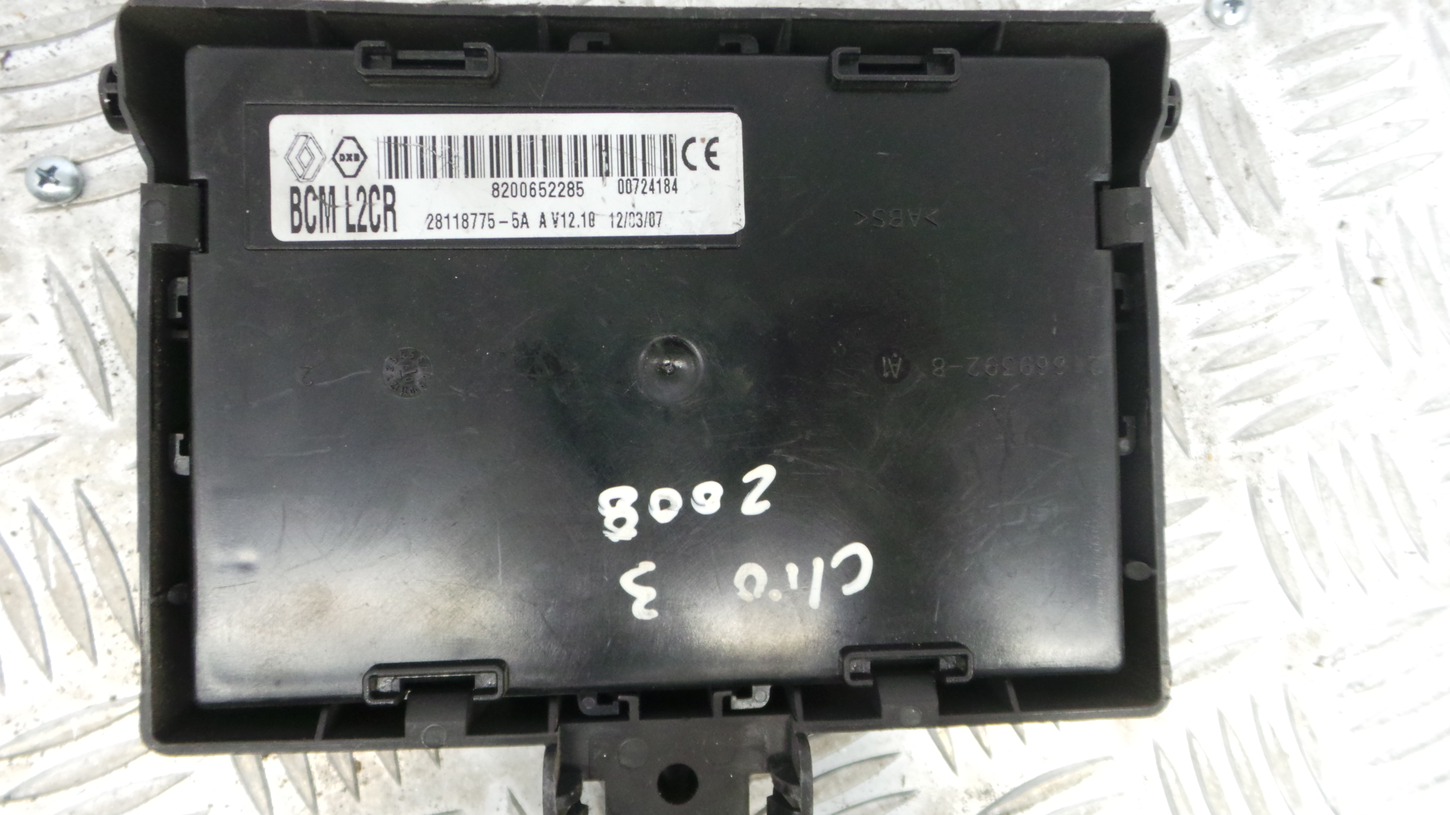Caixa dos Fusíveis / BSI / UCH / SAM 8200652285 - RENAULT CLIO III (BR0/1, CR0/1)-33145039