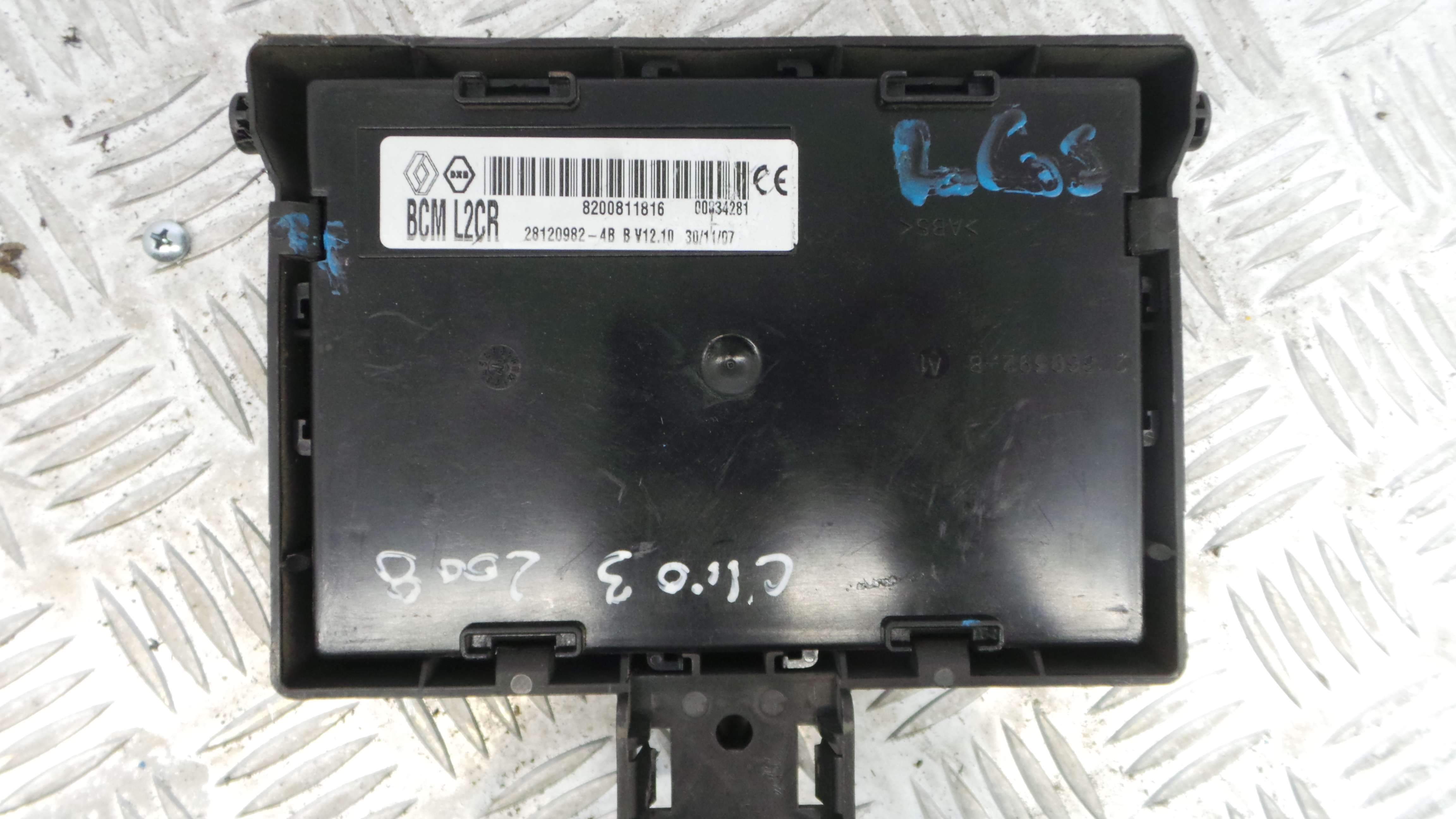 Caixa dos Fusíveis / BSI / UCH / SAM 8200811816 - RENAULT CLIO III (BR0/1, CR0/1)-33145145