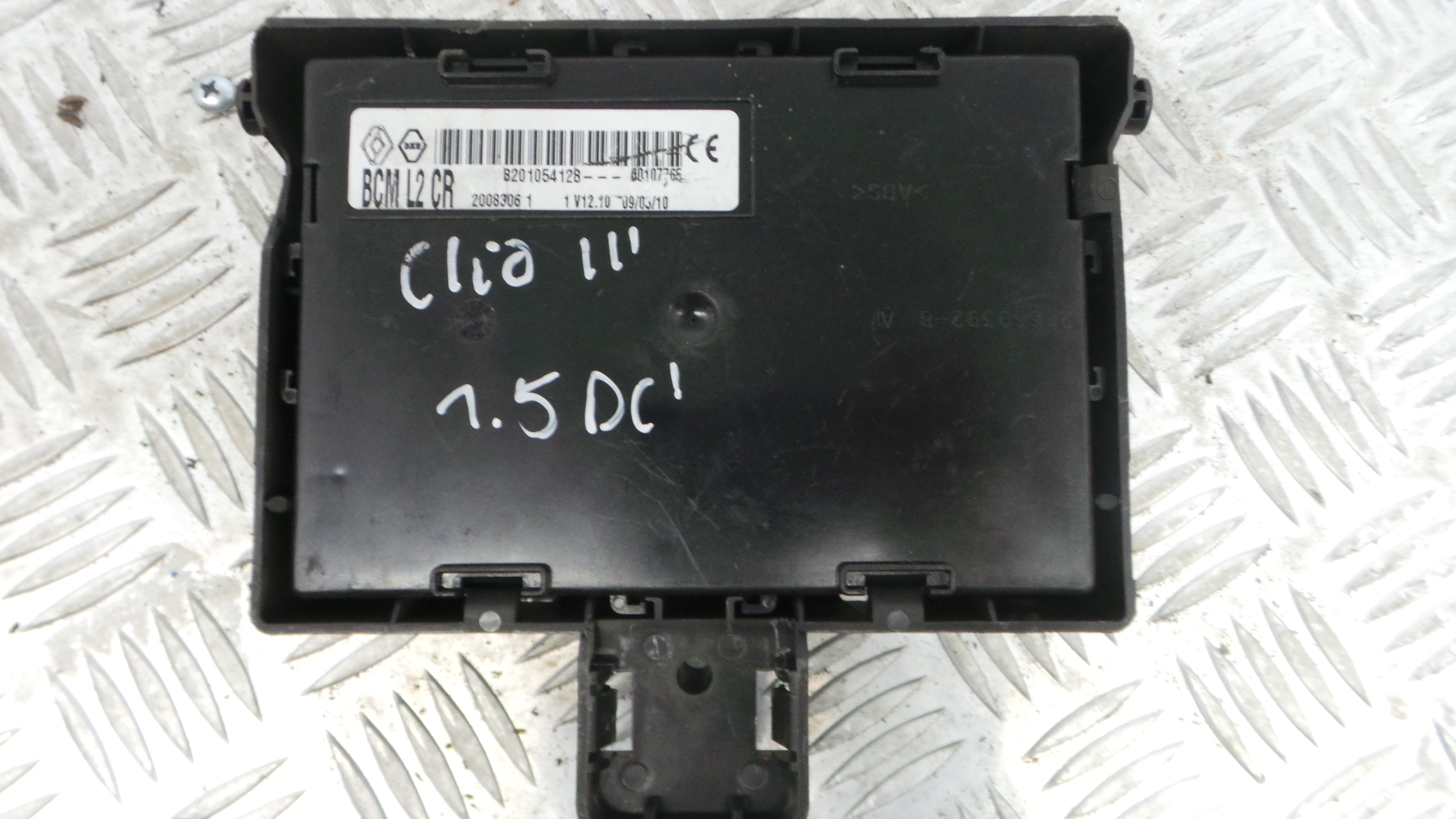Caixa dos Fusíveis / BSI / UCH / SAM 820154128 - RENAULT CLIO III (BR0/1, CR0/1)-33145149