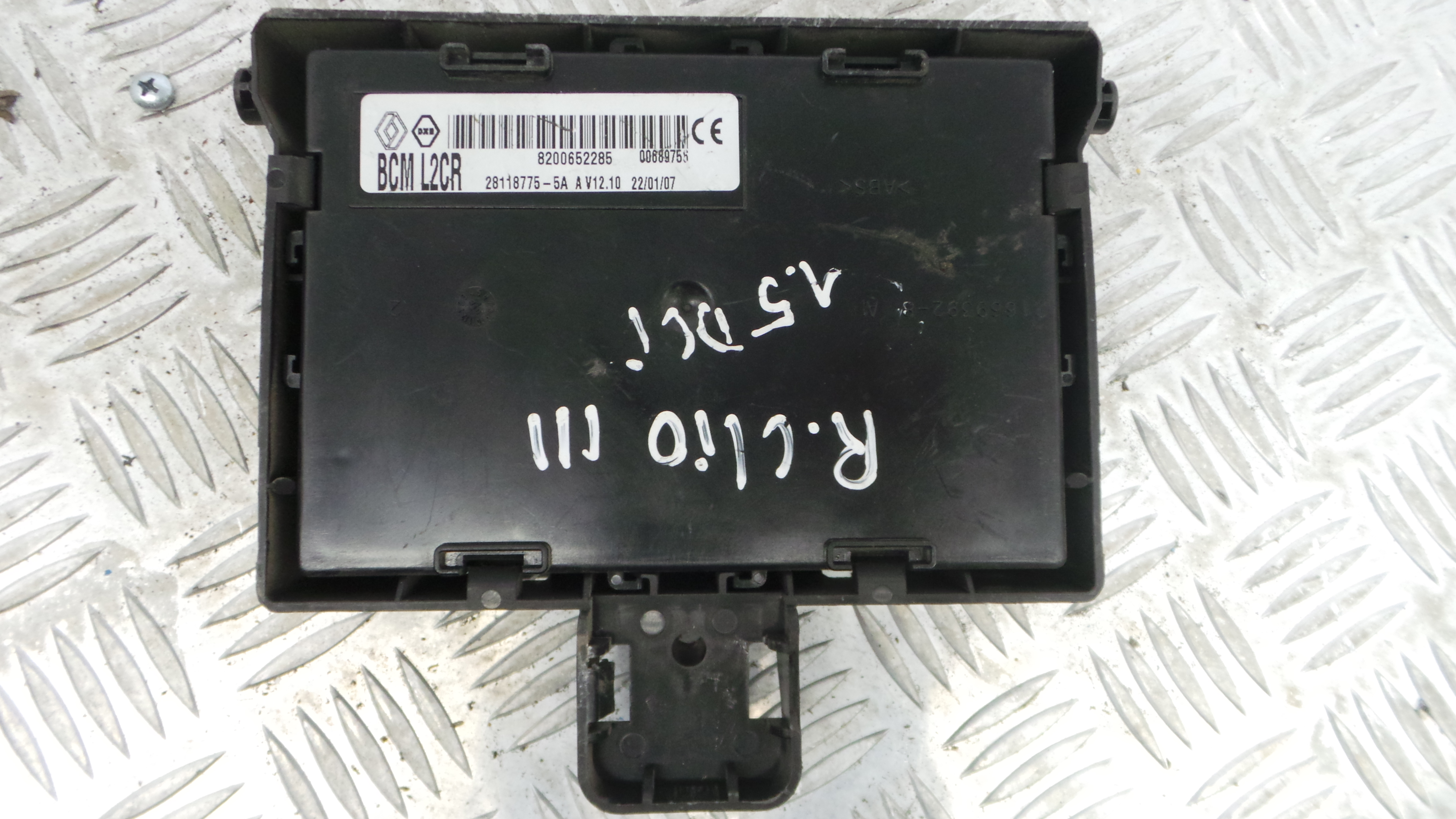 Caixa dos Fusíveis / BSI / UCH / SAM 8200652285 - RENAULT CLIO III (BR0/1, CR0/1)-33145163
