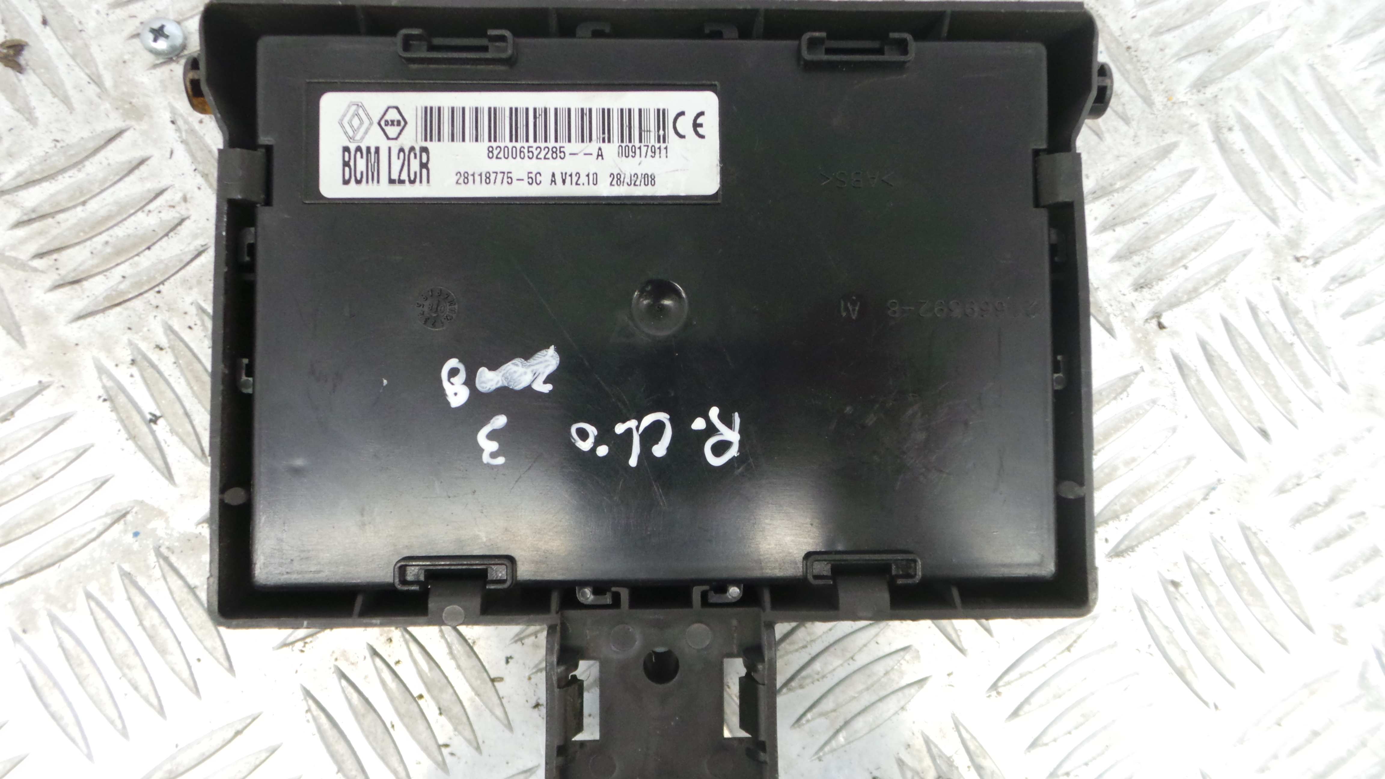 Caixa dos Fusíveis / BSI / UCH / SAM 8200652285 - RENAULT CLIO III (BR0/1, CR0/1)-33145320