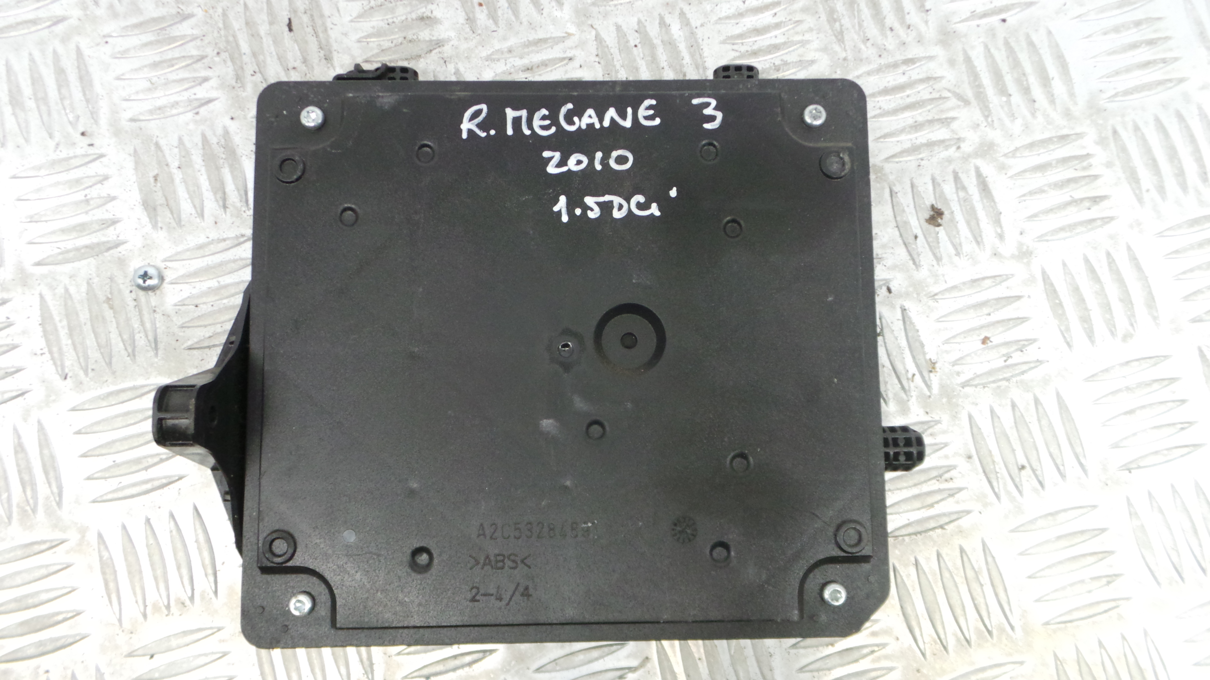 Caixa dos Fusíveis / BSI / UCH / SAM 284B17882R - RENAULT MEGANE III Hatchback (BZ0/1_, B3_)-33145586