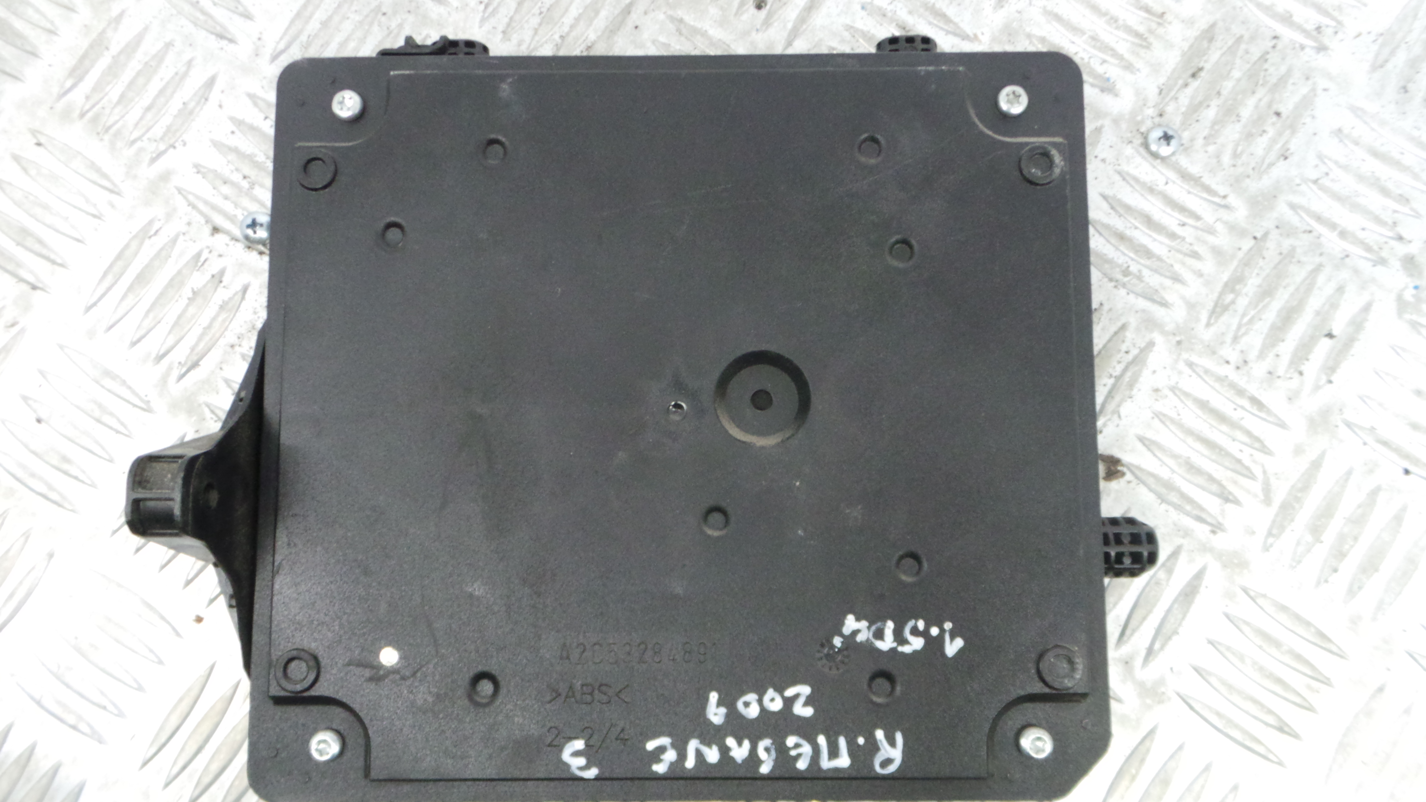 Caixa dos Fusíveis / BSI / UCH / SAM 284B15778R - RENAULT MEGANE III Hatchback (BZ0/1_, B3_)-33145598