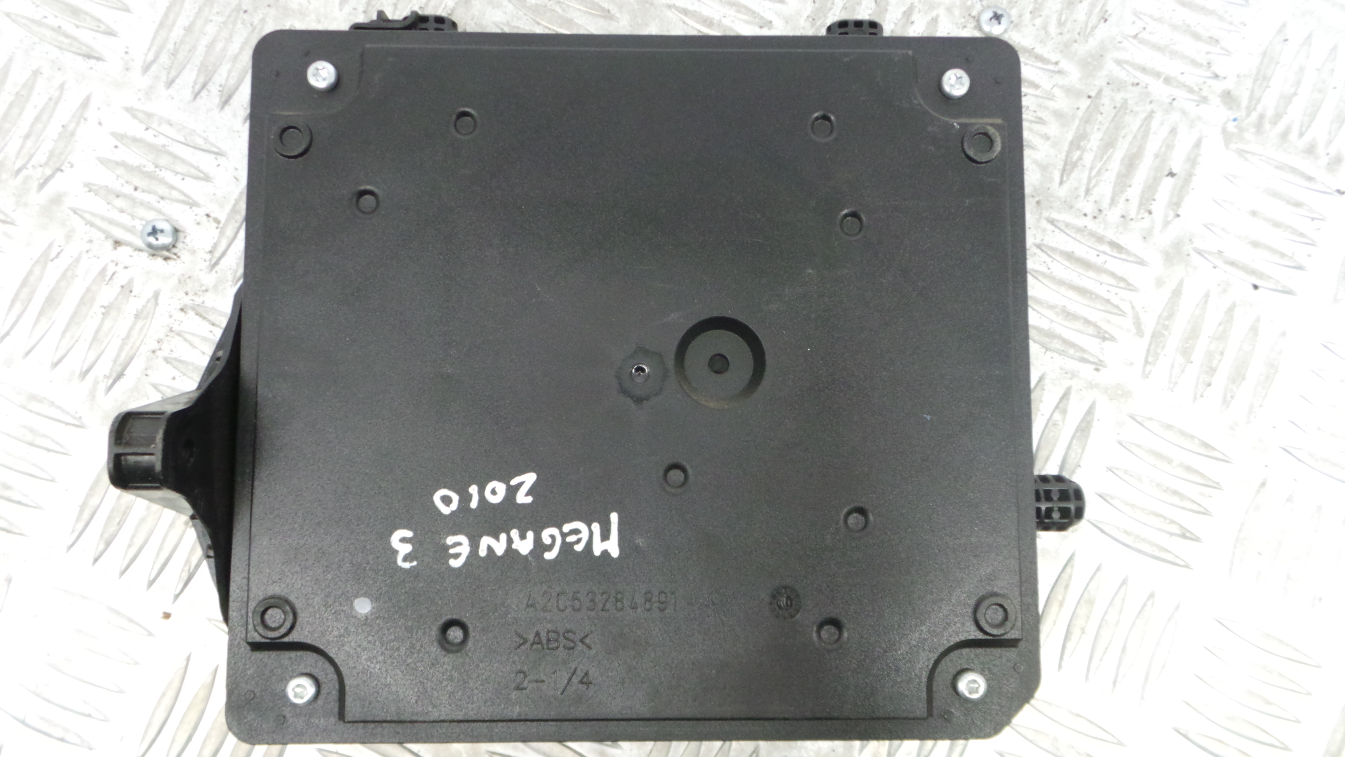 Caixa dos Fusíveis / BSI / UCH / SAM 284B13640R - RENAULT MEGANE III Hatchback (BZ0/1_, B3_)-33145625