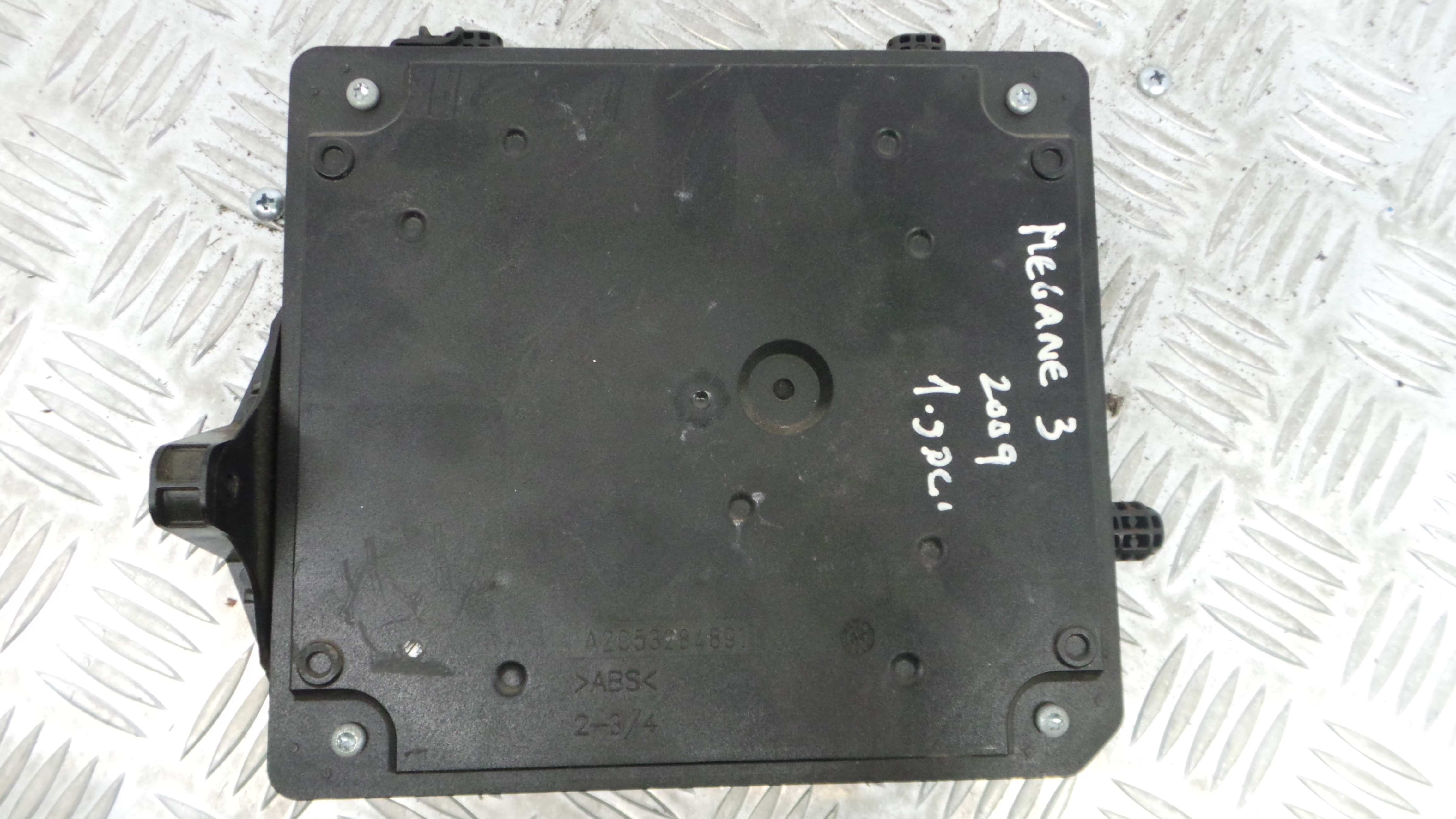 Caixa dos Fusíveis / BSI / UCH / SAM 284B13297R - RENAULT MEGANE III Hatchback (BZ0/1_, B3_)-33145628