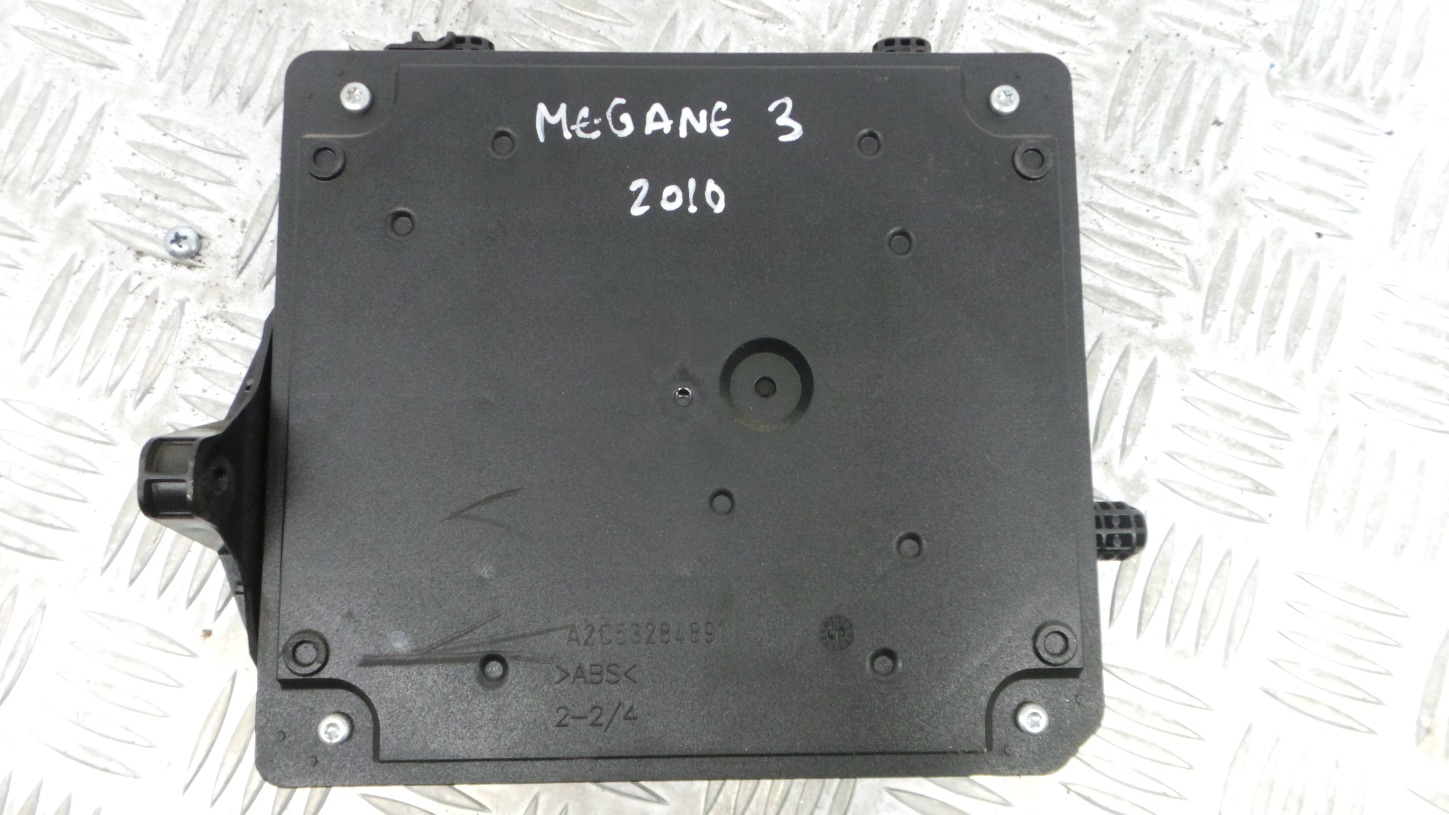 Caixa dos Fusíveis / BSI / UCH / SAM 284B17882R - RENAULT MEGANE III Hatchback (BZ0/1_, B3_)-33145634