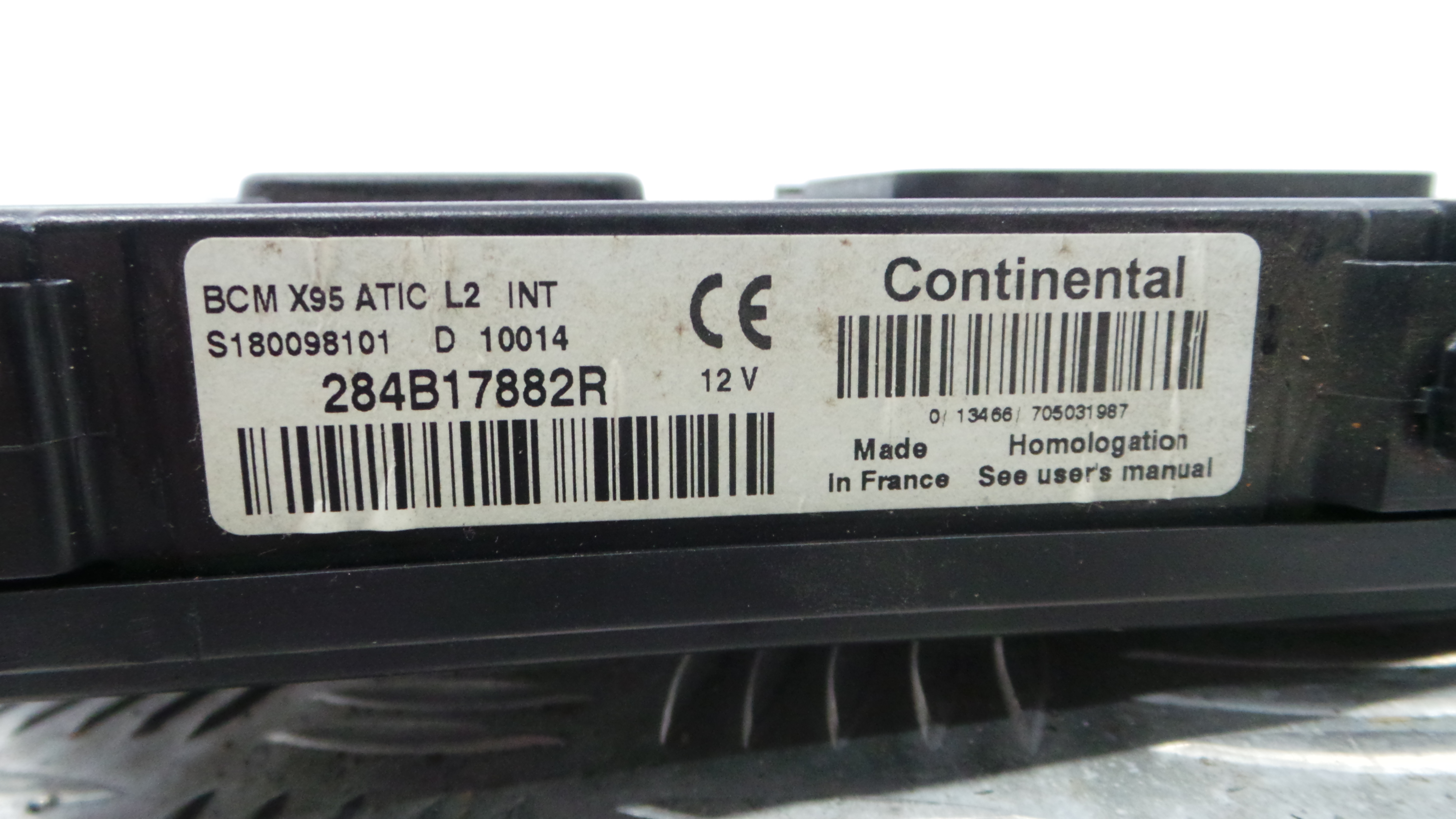 Caixa dos Fusíveis / BSI / UCH / SAM 284B17882R - RENAULT MEGANE III Hatchback (BZ0/1_, B3_)-33145634