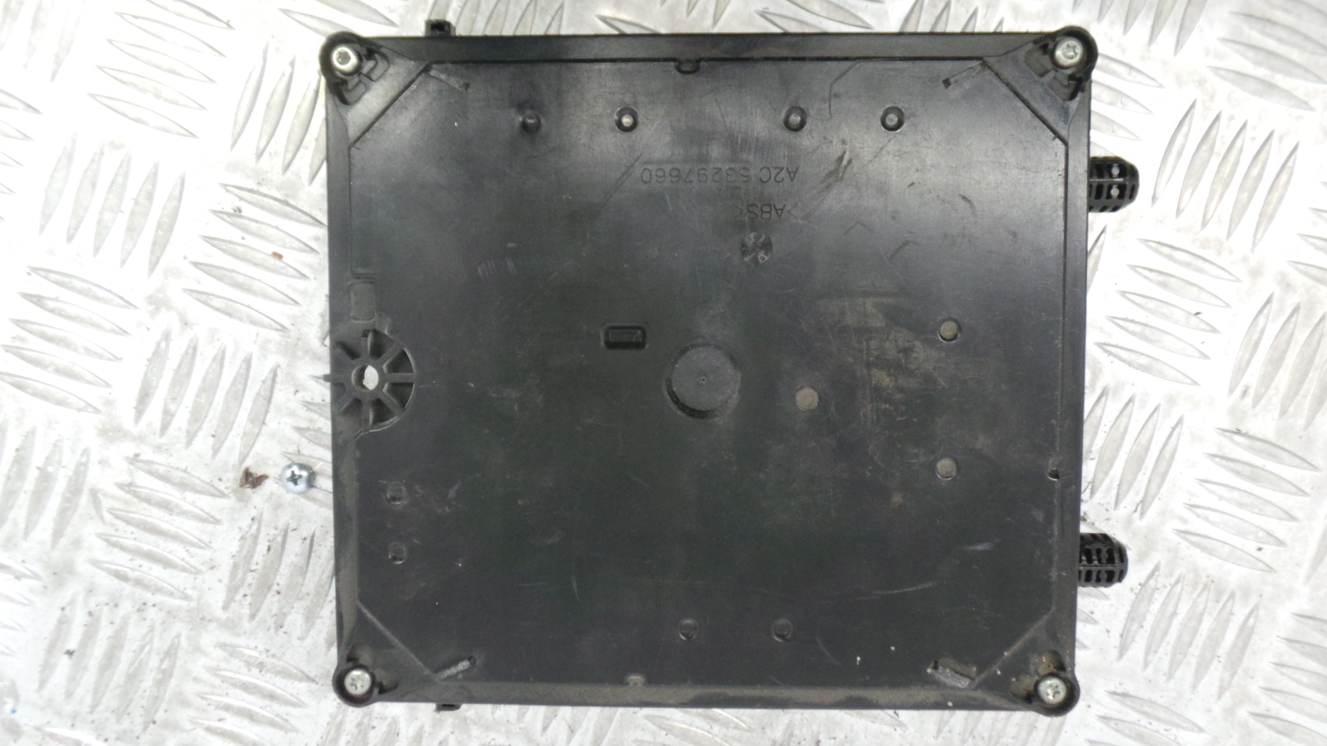 Caixa dos Fusíveis / BSI / UCH / SAM 284B12402R - RENAULT LAGUNA III (BT0/1)-33145703