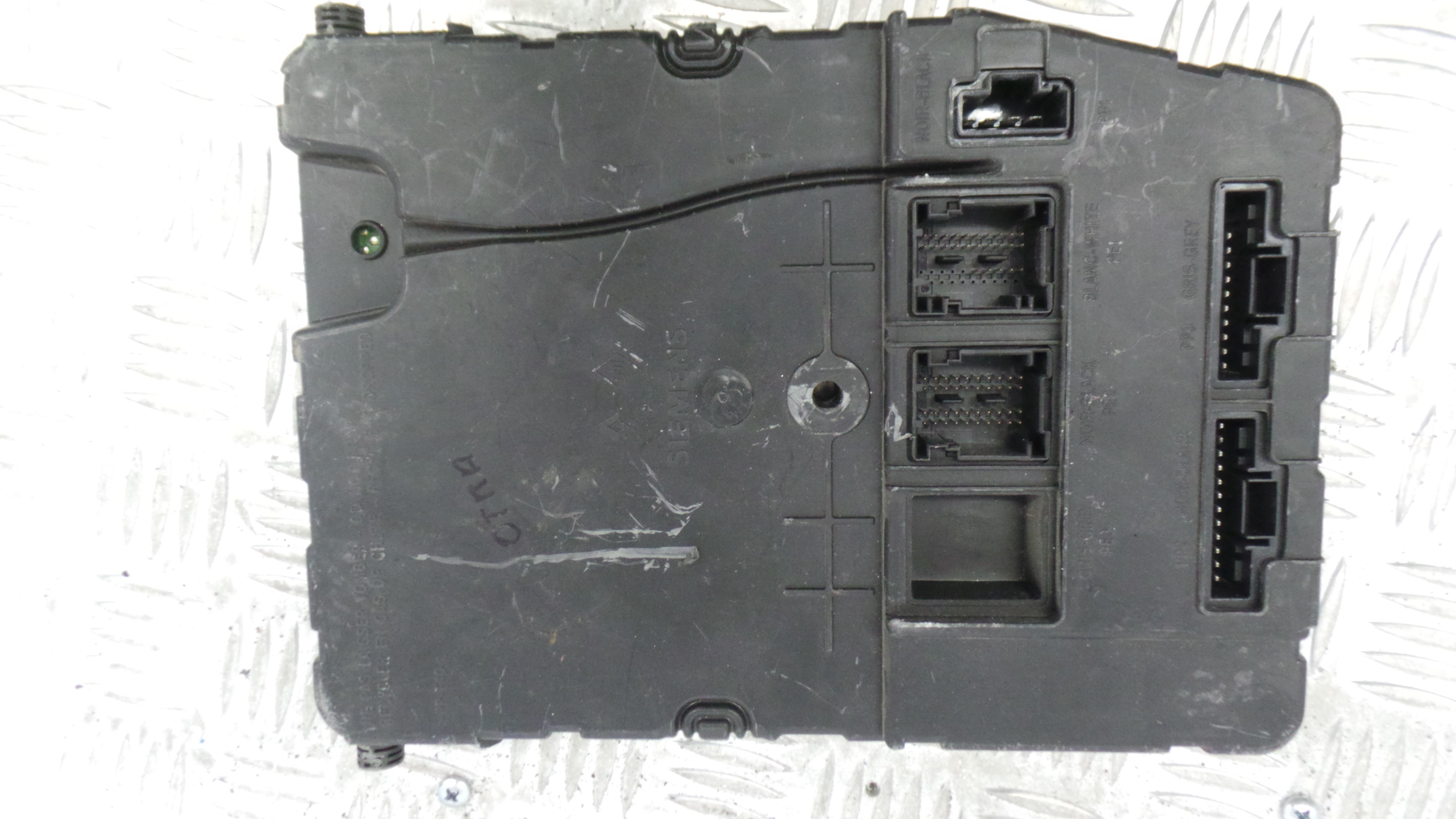 Caixa dos Fusíveis / BSI / UCH / SAM 8200724363 - RENAULT SCÉNIC I VAN (FA0_, JA0/1_)-33145751