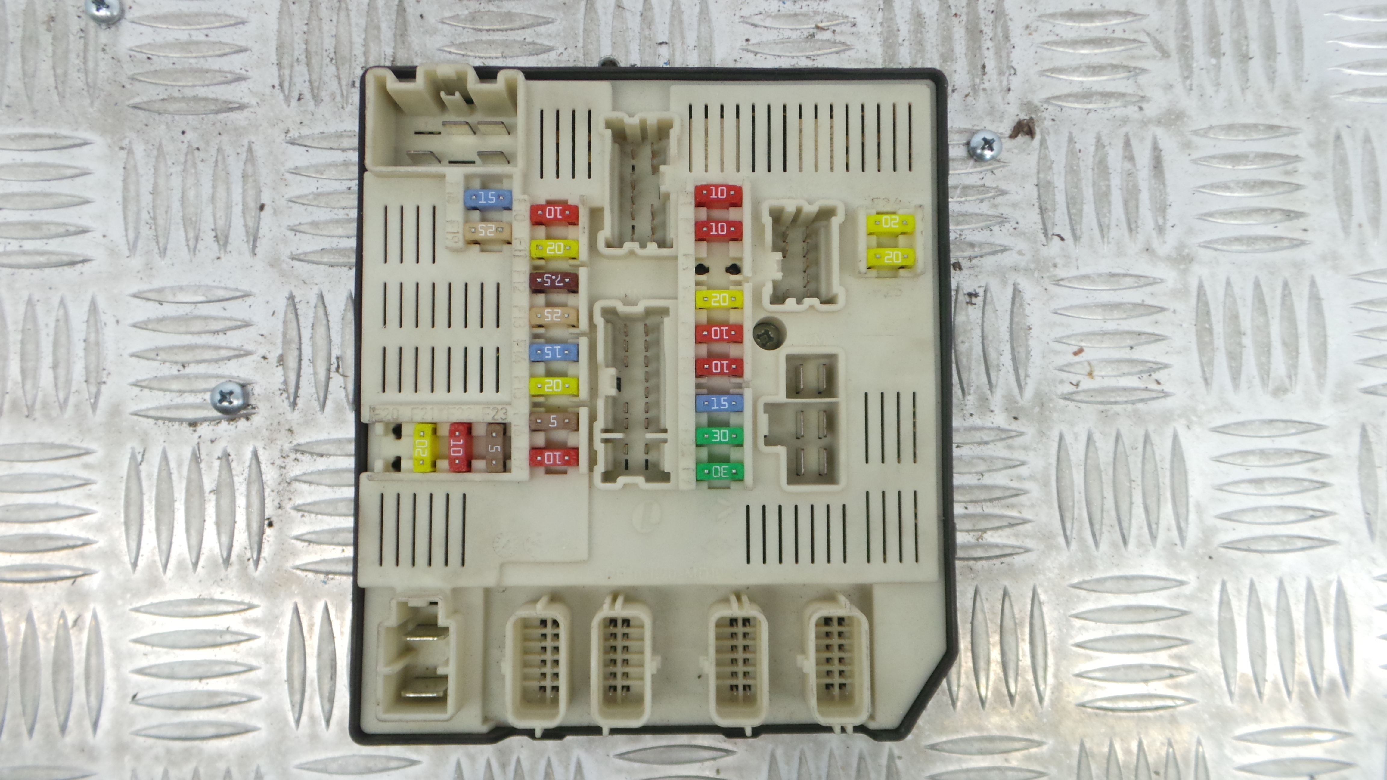 Caixa dos Fusíveis / BSI / UCH / SAM 284B6008R - RENAULT MEGANE III Hatchback (BZ0/1_, B3_)-33146253