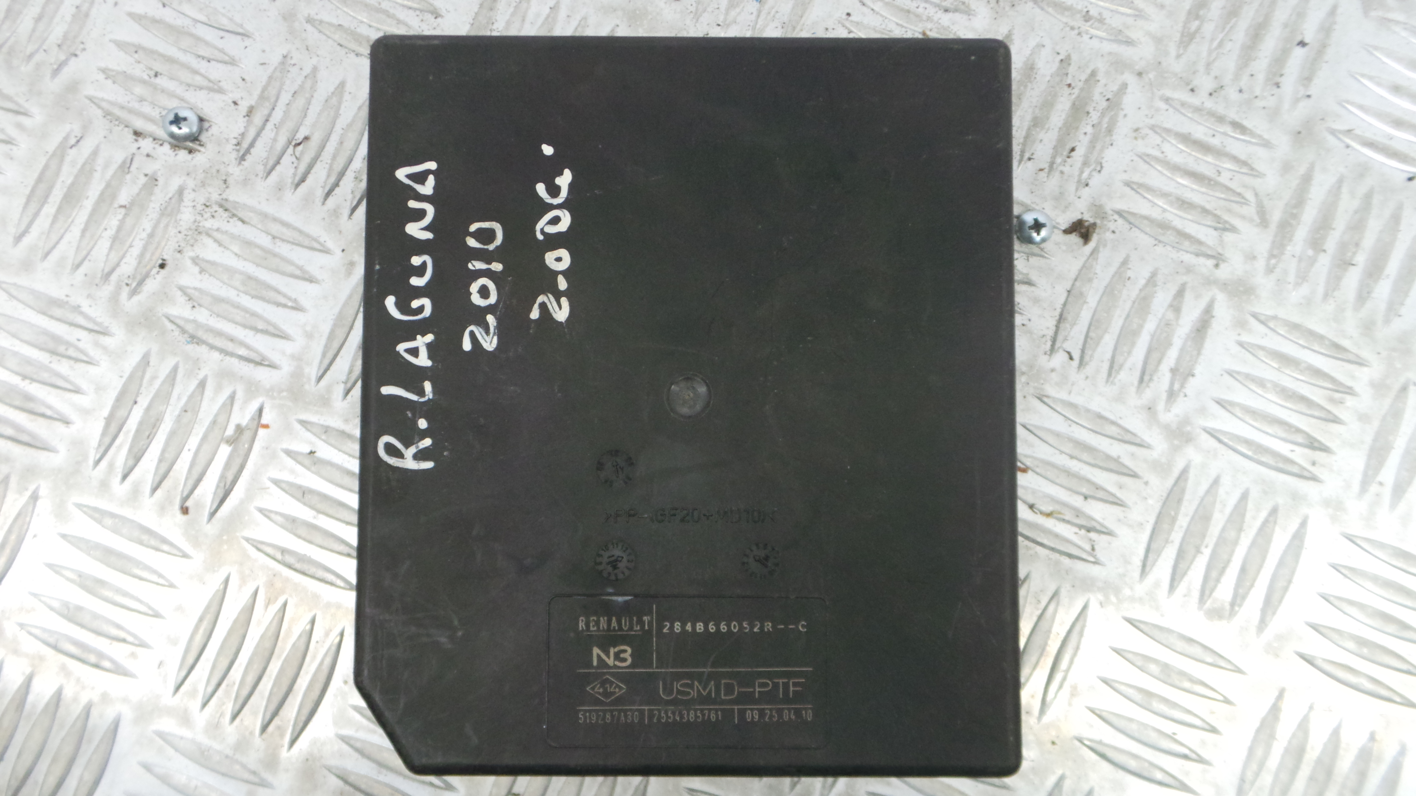 Caixa dos Fusíveis / BSI / UCH / SAM 284B66052R - RENAULT LAGUNA III (BT0/1)-33146376