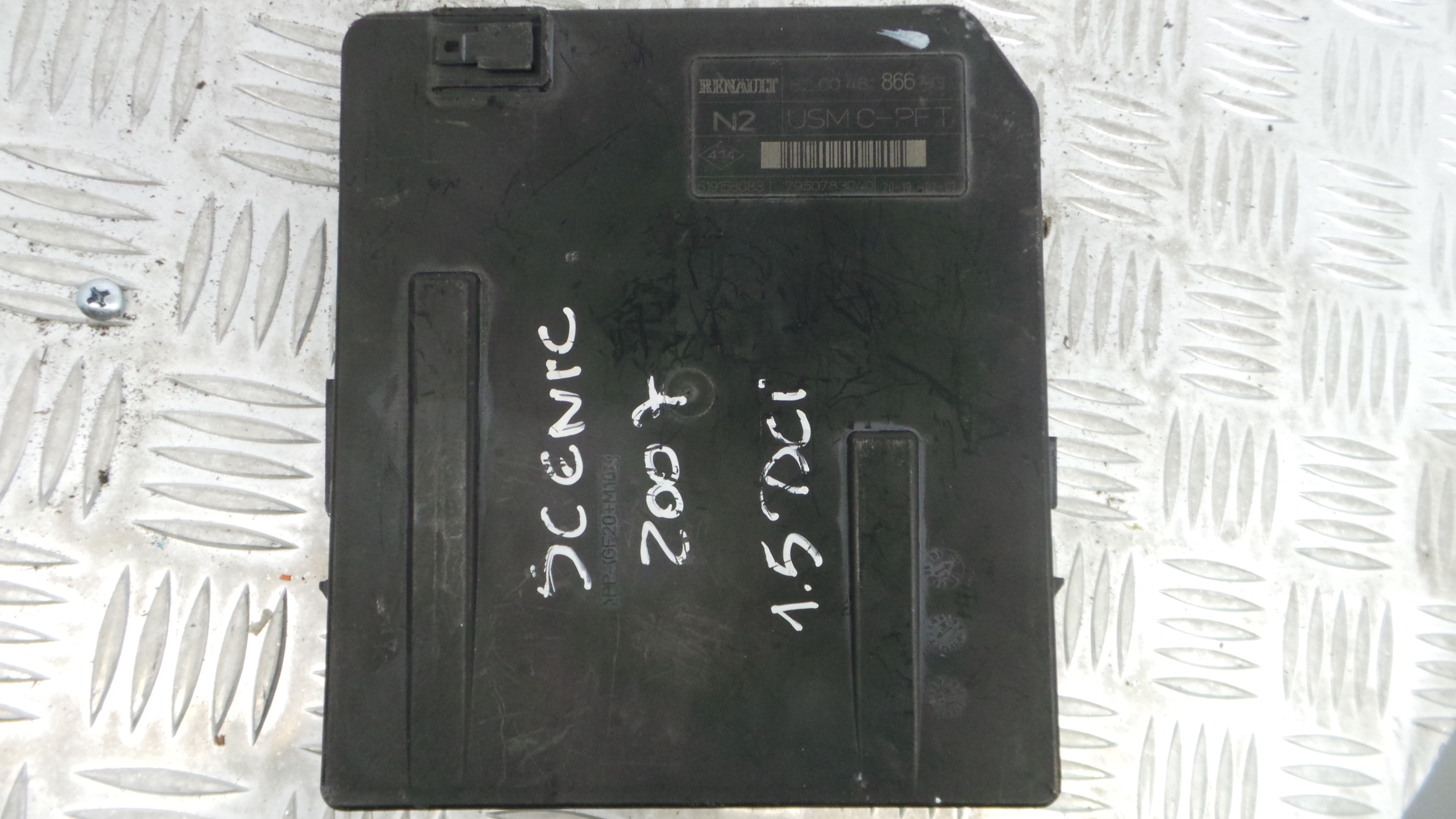 Caixa dos Fusíveis / BSI / UCH / SAM 8200481866 - RENAULT SCÉNIC I VAN (FA0_, JA0/1_)-33146560